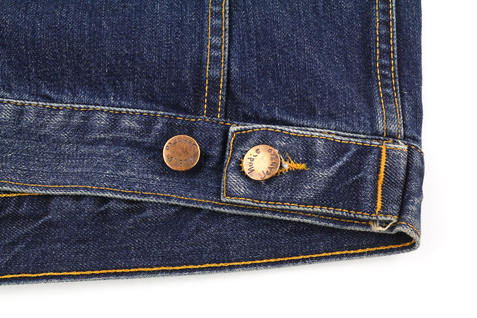 NUDIE JEANS Terry Org. kontrastingi vyriški S dydžio išblukinto džinso polo marškinėliai su dirbtiniais raštais 