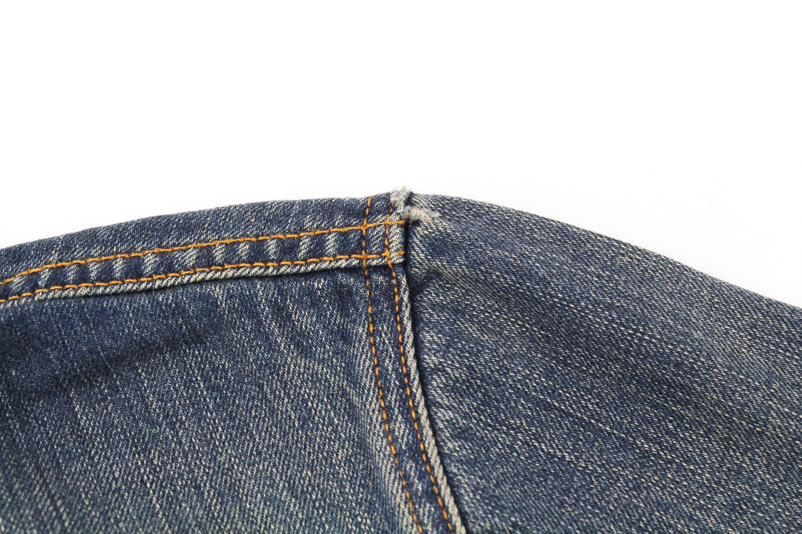 NUDIE JEANS Billy Dark Authentic vyriškas S dydžio džinsinis švarkas su išblukusiomis sagomis 