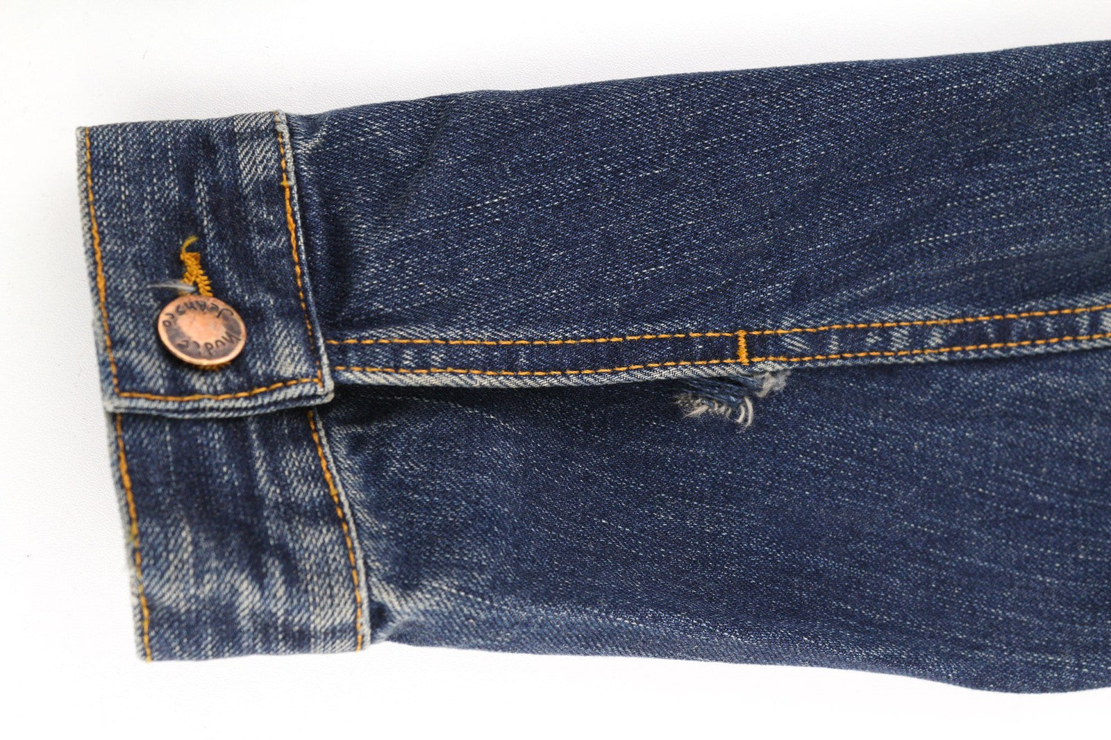 NUDIE JEANS Billy Dark Authentic vyriškas S dydžio džinsinis švarkas su išblukusiomis sagomis 