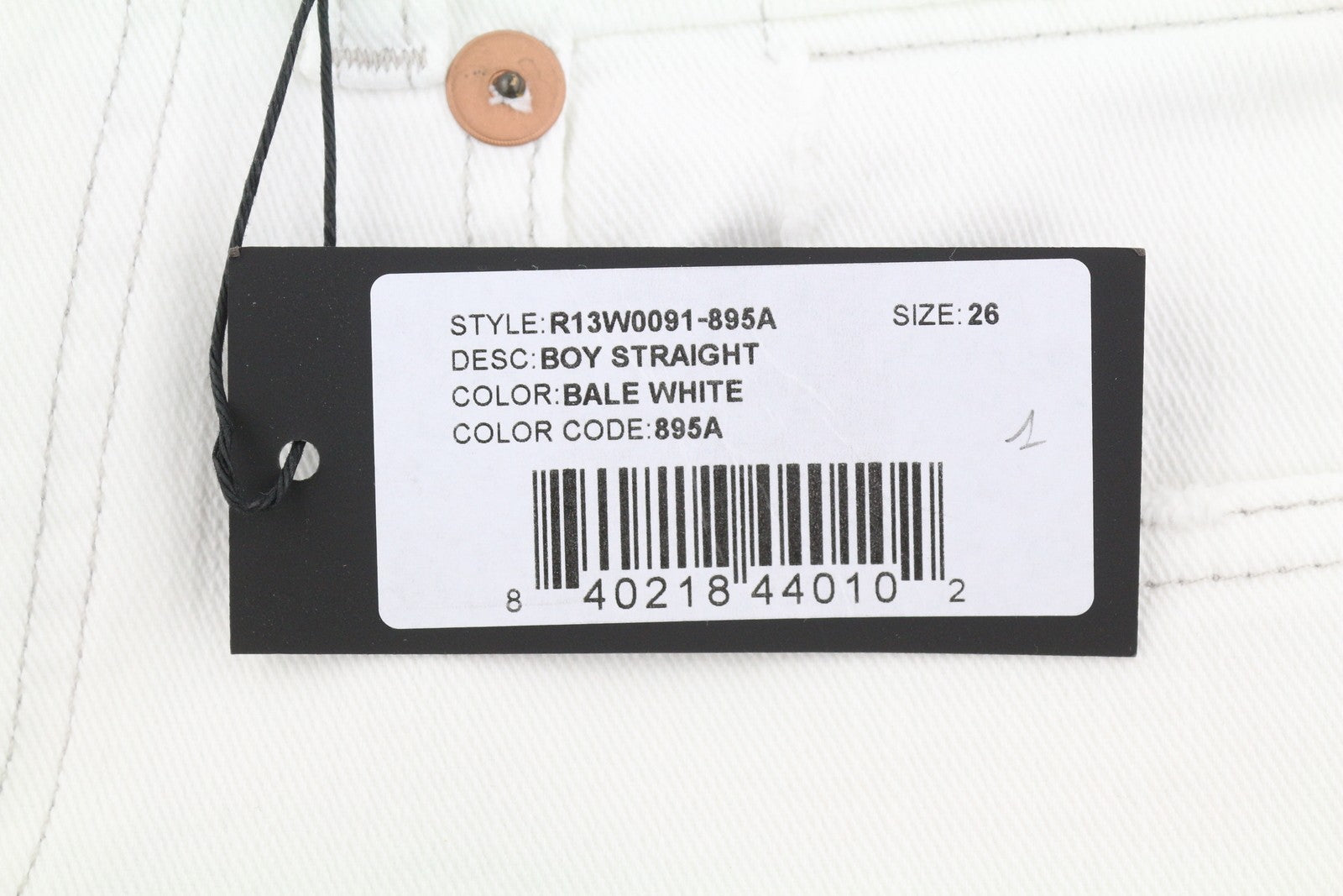 R13 berniukiški tiesūs moteriški džinsai 26 Bale balti trumpi džinsai su užtrauktuku iki kulkšnies PS25 RRP499 