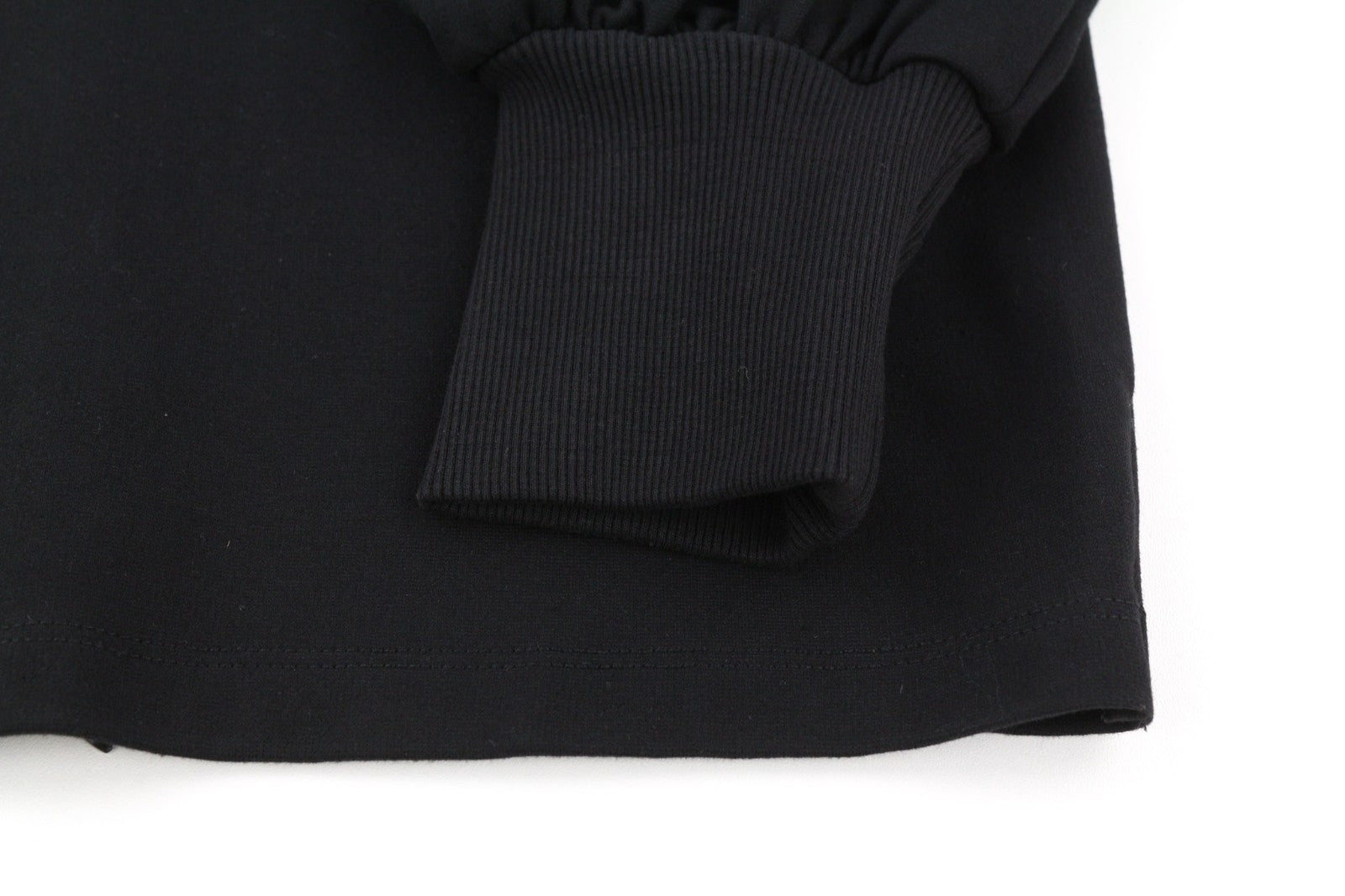 JOHN RICHMOND moteriška suknelė S juoda pūsta ilgomis rankovėmis imitacine iškirpte laisvalaikio stiliaus logotipu 