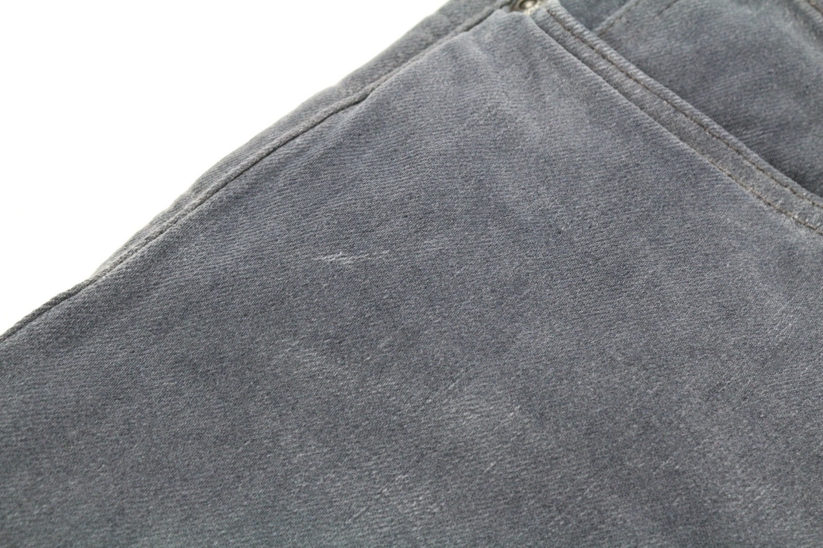 NUDIE JEANS ploni Finn vyriški džinsai W31/L32 ploni pilki tamprūs skalbti laisvalaikio stiliaus 