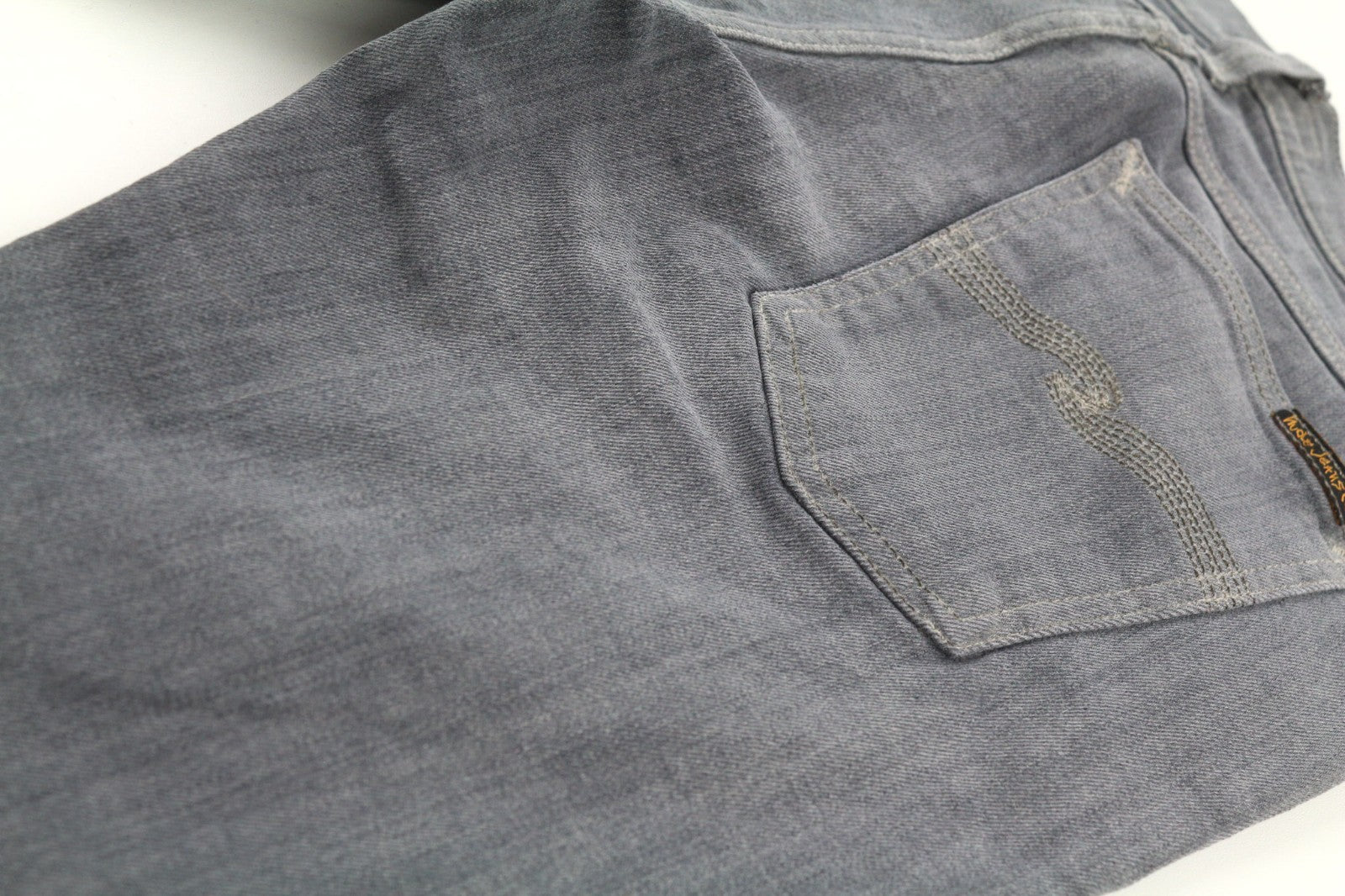 NUDIE JEANS vyriški aptempti ilgi džinsai W30/L32 tamsiai rudi, skalbti, ploni, organinio audinio 