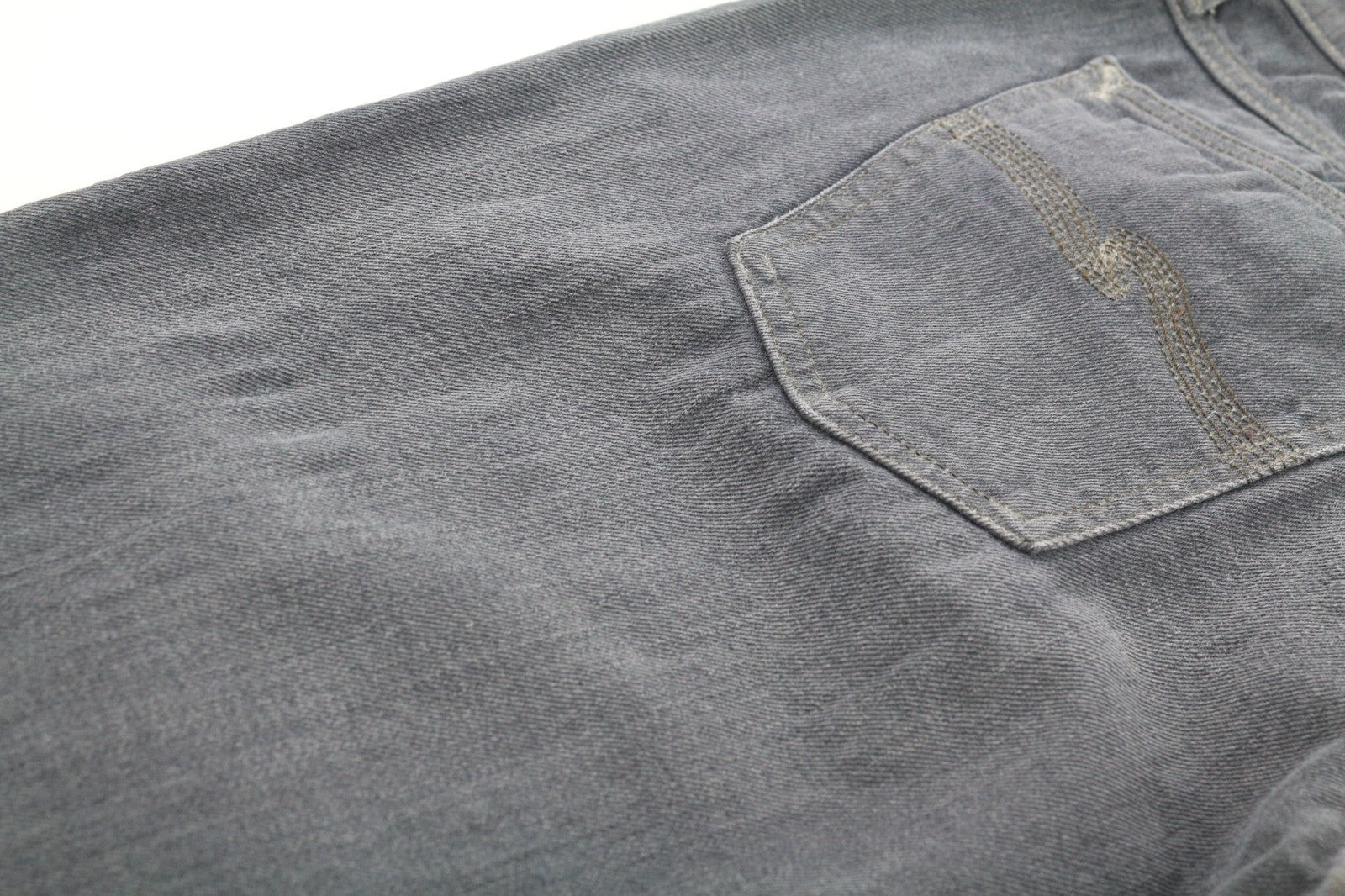 NUDIE JEANS vyriški aptempti ilgi džinsai W30/L32 tamsiai pilki, ploni su skalbtu logotipu 