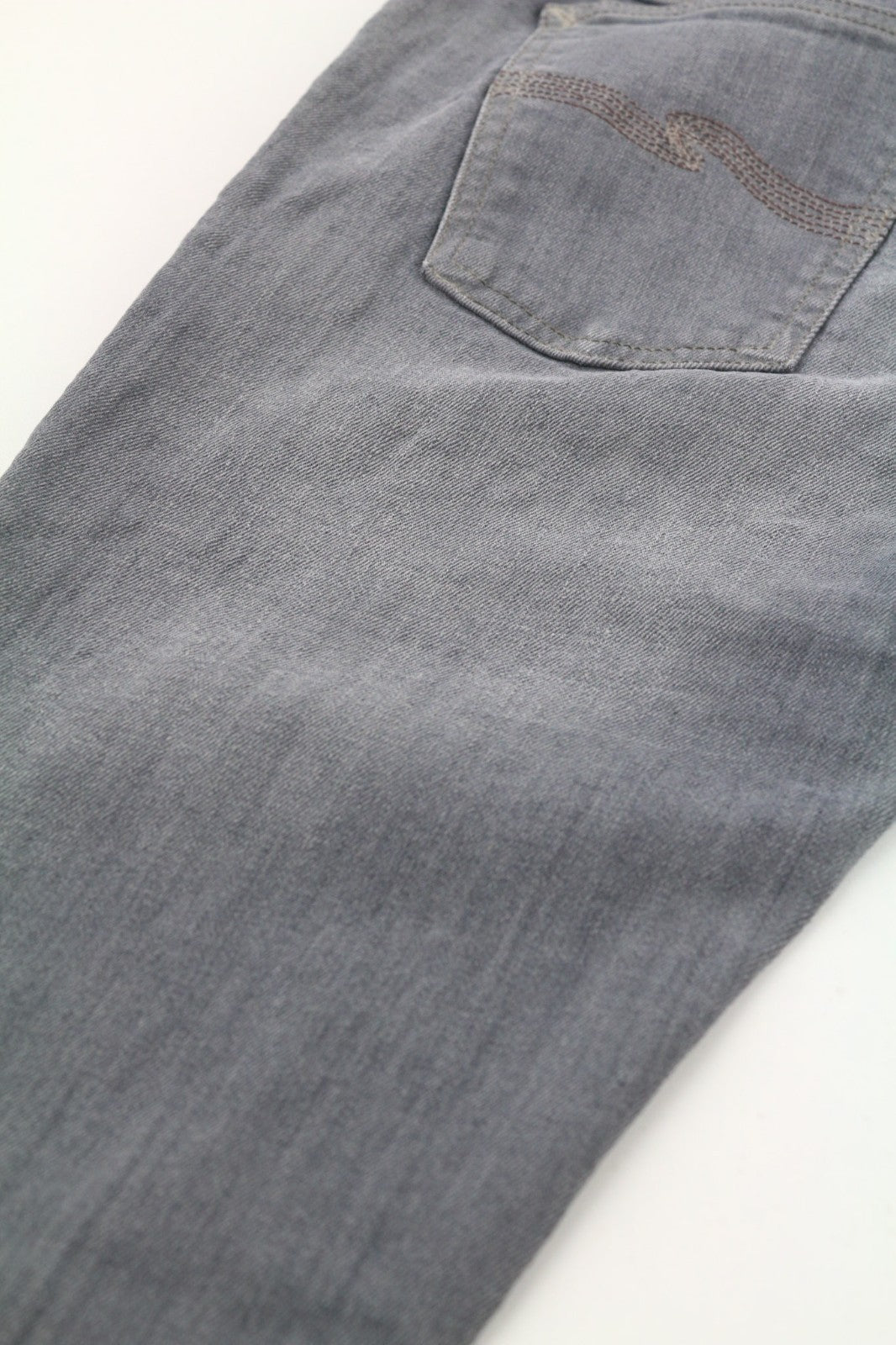 NUDIE JEANS vyriški aptempti ilgi džinsai W30/L32 tamsiai pilki, ploni, ekologiški 