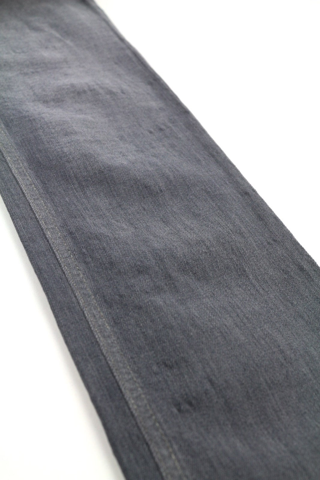 NUDIE JEANS vyriški aptempti ilgi džinsai W32/L34 tamsiai pilki, ploni su logotipu 