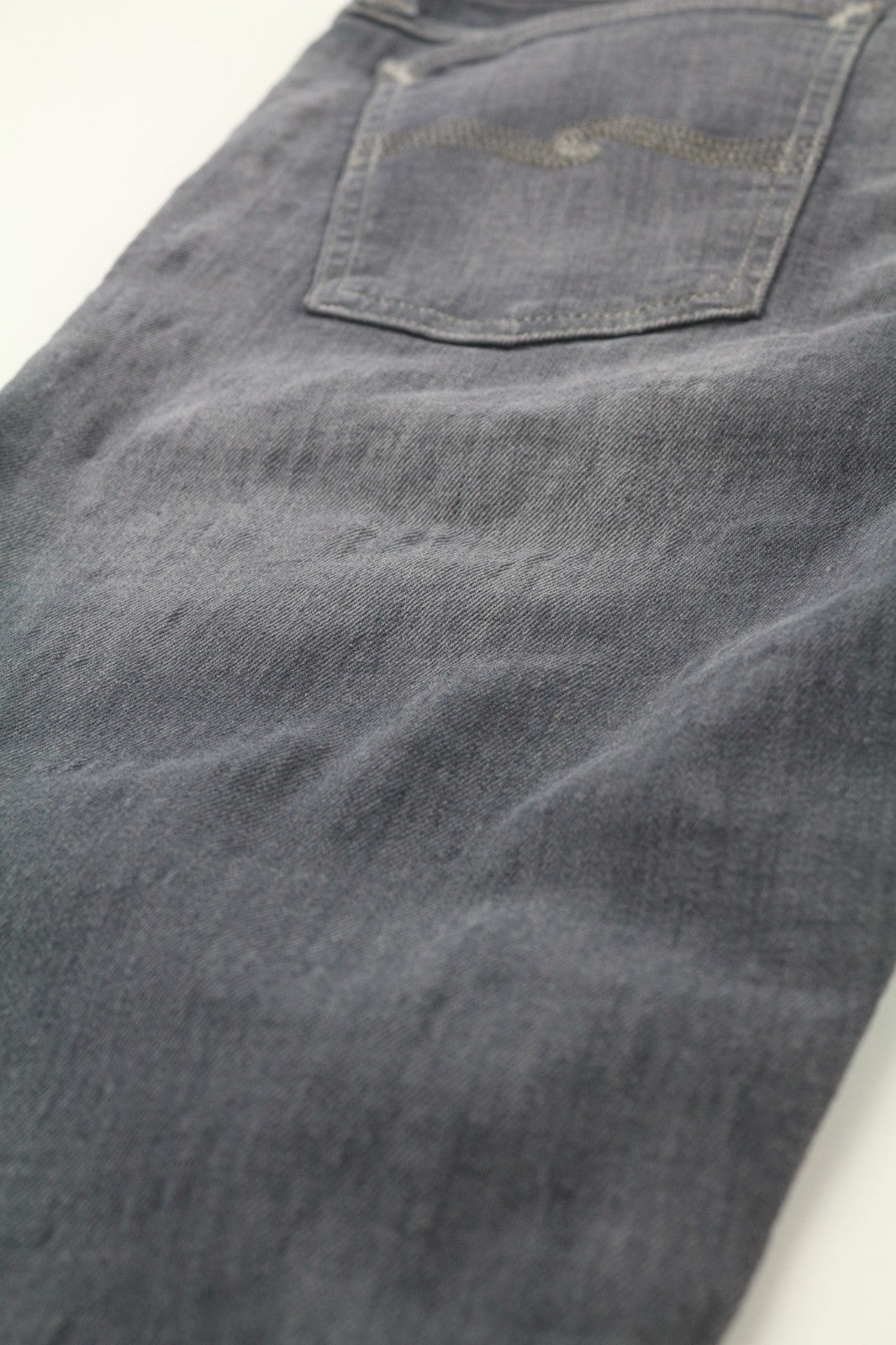 NUDIE JEANS vyriški aptempti ilgi džinsai W31/L34 tamsiai pilki ploni džinsiniai džinsai su logotipu 