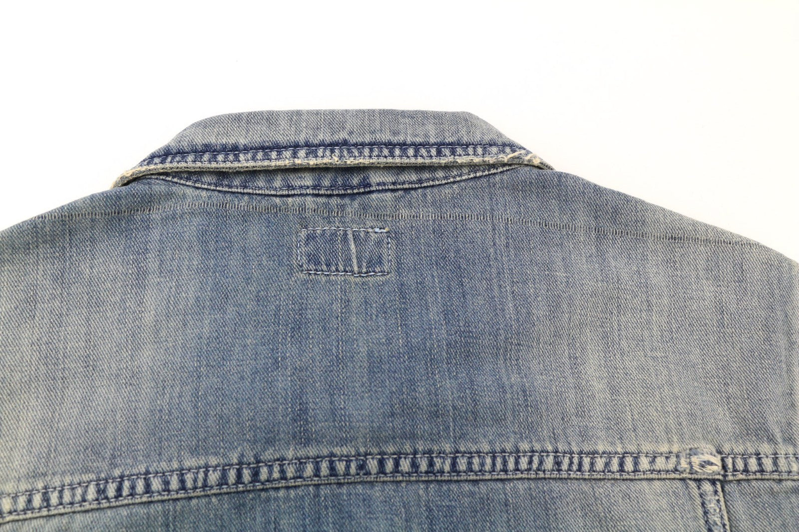 NUDIE JEANS Billy vyriška striukė S šviesaus džinso spalvos su sagomis ir išskleidžiama kaklo dalimi, logotipu 