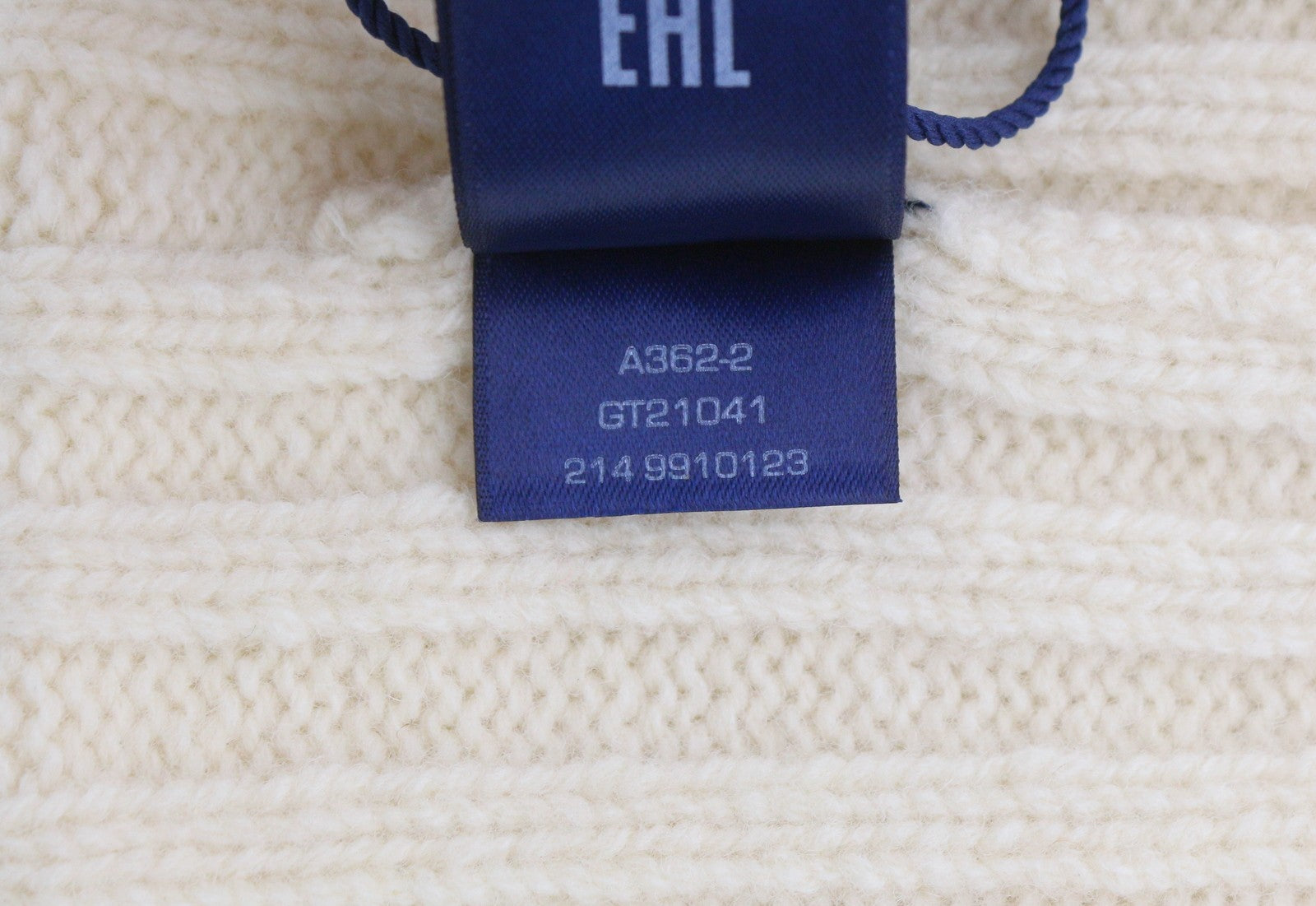 GANT Tiger Knitted Beanie Men Hat OS Cream Wool Tight-Knit Patch Logo Stretch