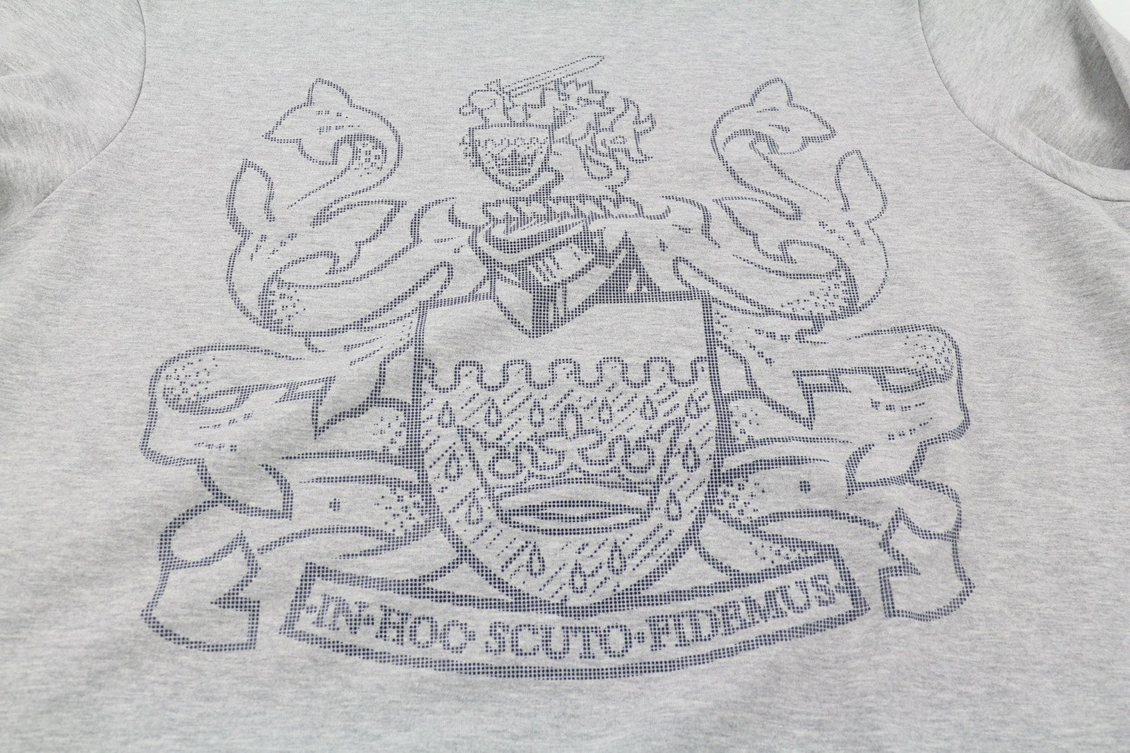 AQUASCUTUM FGIA28 vyriškas 2XL pilkas melanžo megztinis su apvalia juostele ir logotipu 