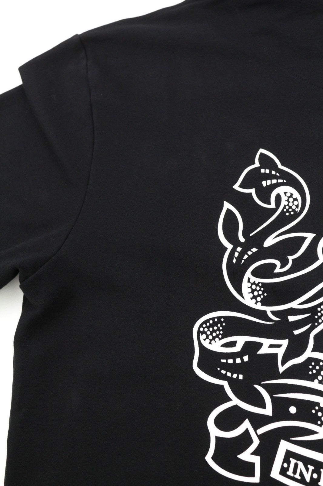 AQUASCUTUM FCIA18 vyriškas L dydžio juodas džemperis su gobtuvu ir kengūros logotipu bei kišene 