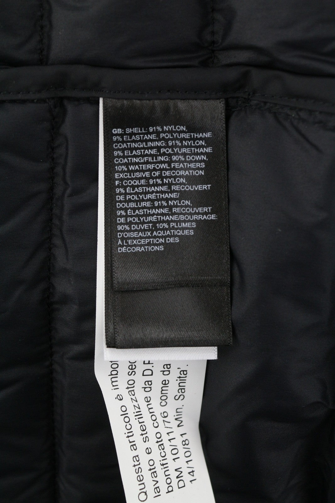 THE NORTH FACE moteriška striukė M, juoda, 700 pūkinė, dygsniuota, su gobtuvu, užtrauktuku, vidutinė kaina – 299 USD 