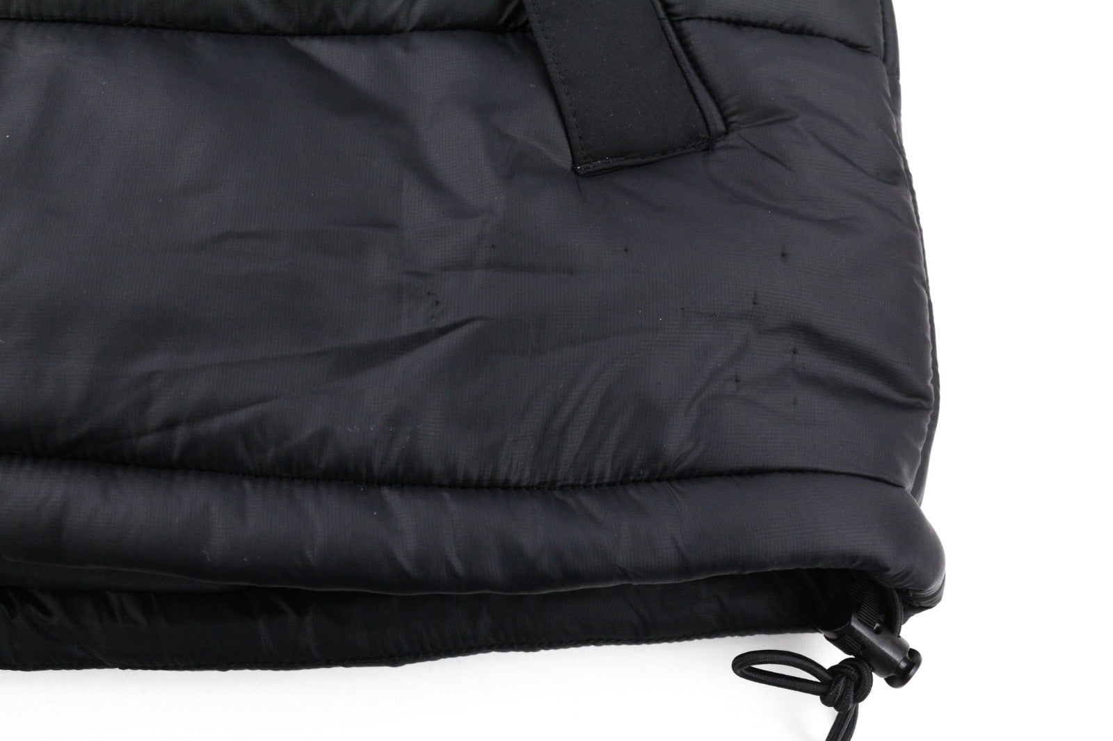 „THE NORTH FACE Himalayan“ vyriška juoda dygsniuota striukė su izoliacija ir žiema M 