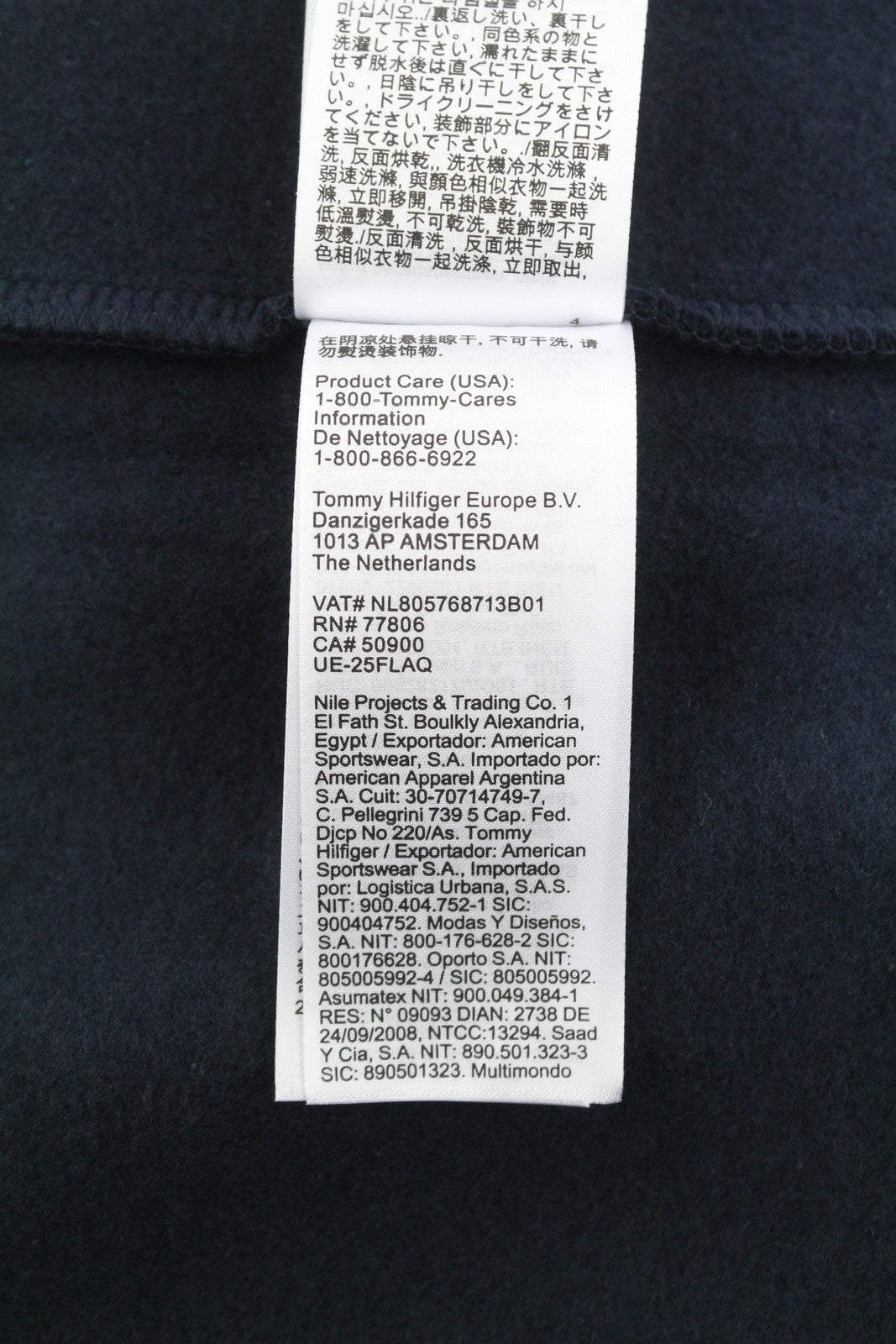 TOMMY HILFIGER vyriškas džemperis L dydžio, tamsiai mėlynas, apvalios iškirptės formos, su logotipu priekyje. 