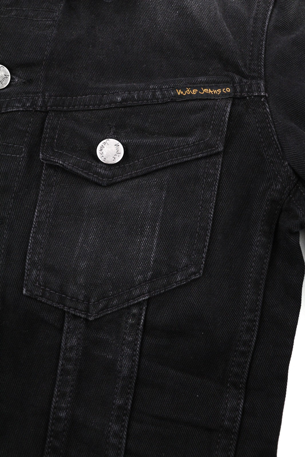 NUDIE JEANS Billy vyriška XS dydžio tamsiai mėlyna džinsinė striukė su sagomis ir juodomis kišenėmis 