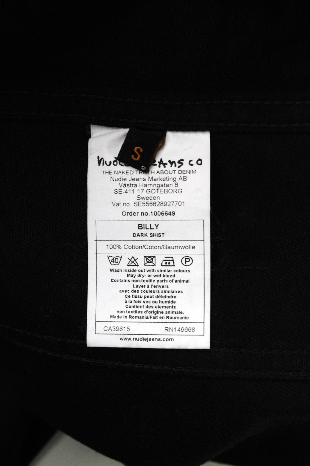 NUDIE JEANS Billy vyriški tamsiai mėlyni džinsiniai batai su išplatinta kaklu, sagomis ir kišenėmis. 