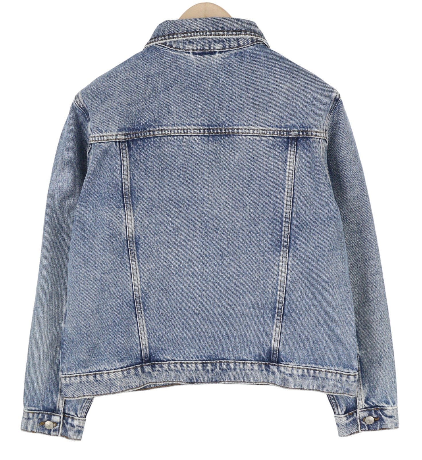 GANT džinsinis sunkvežimio tipo moteriškas švarkas L dydžio, šviesiai mėlynas, su išblukusia sagomis užsegama apykakle.