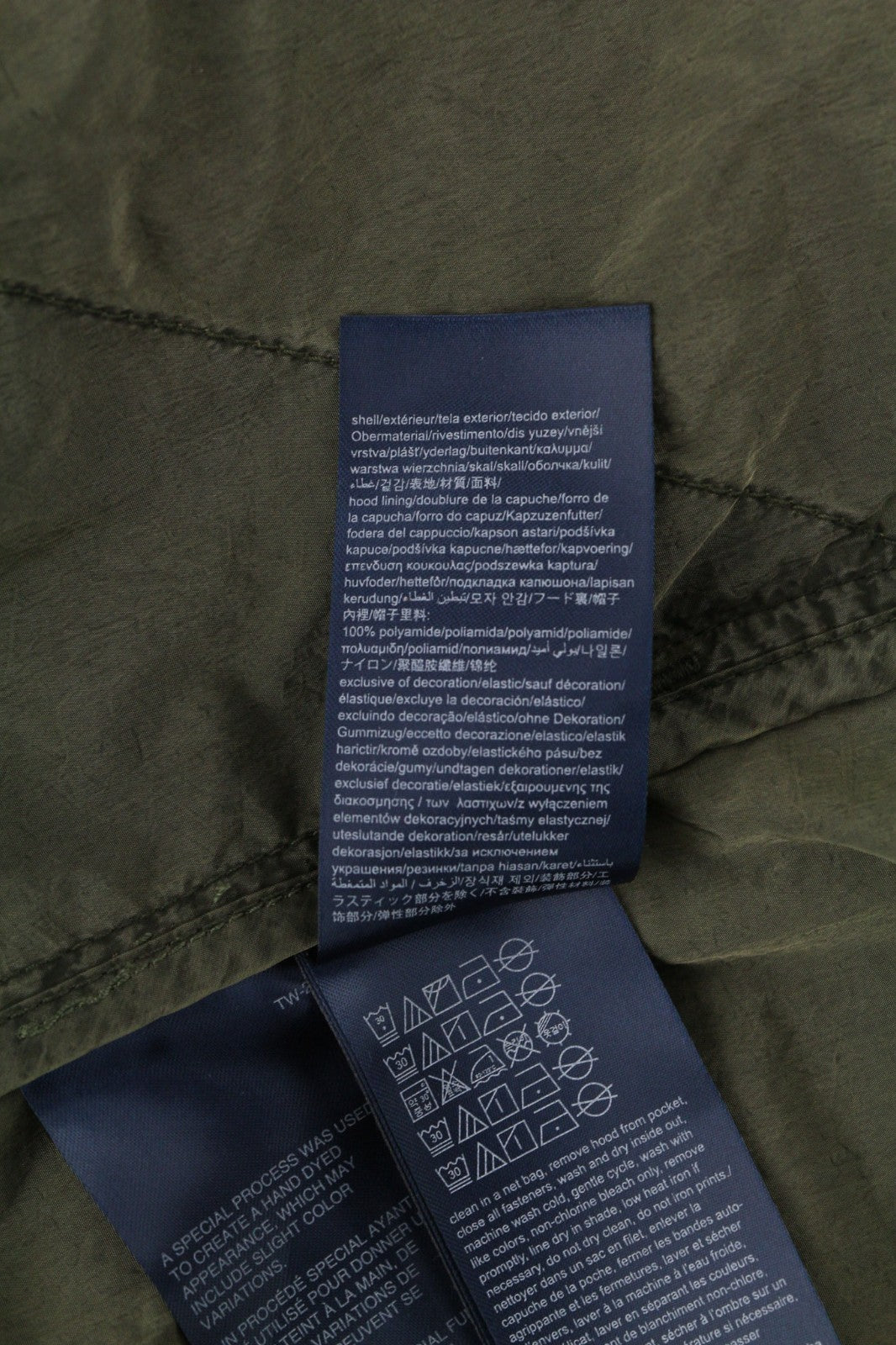 TOMMY JEANS vyriška S dydžio žalia, skalbta, lengva, laisvalaikio stiliaus striukė su gobtuvu ir užtrauktuku. 