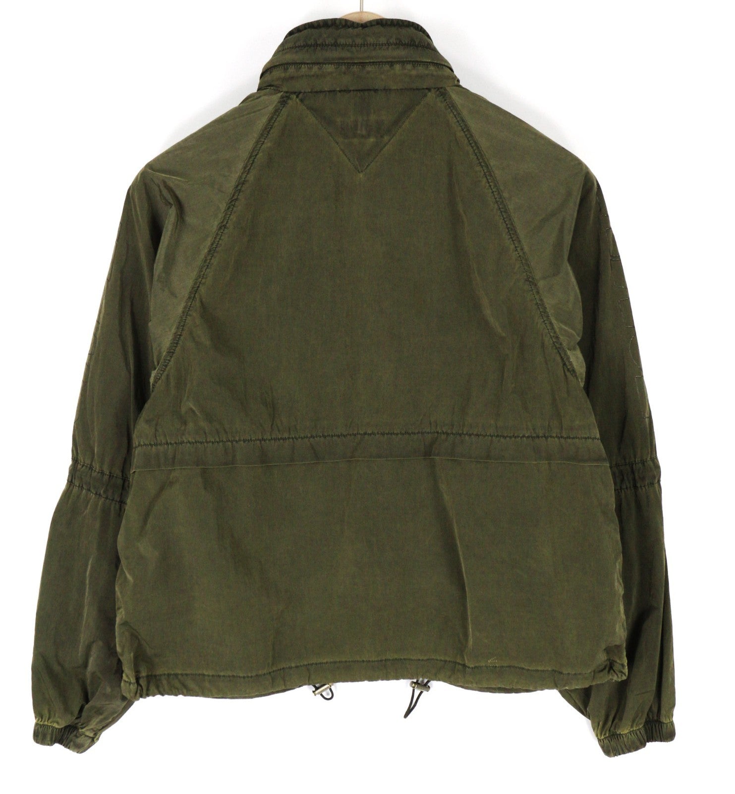 TOMMY JEANS vyriška S dydžio žalia, skalbta, lengva, laisvalaikio stiliaus striukė su gobtuvu ir užtrauktuku. 