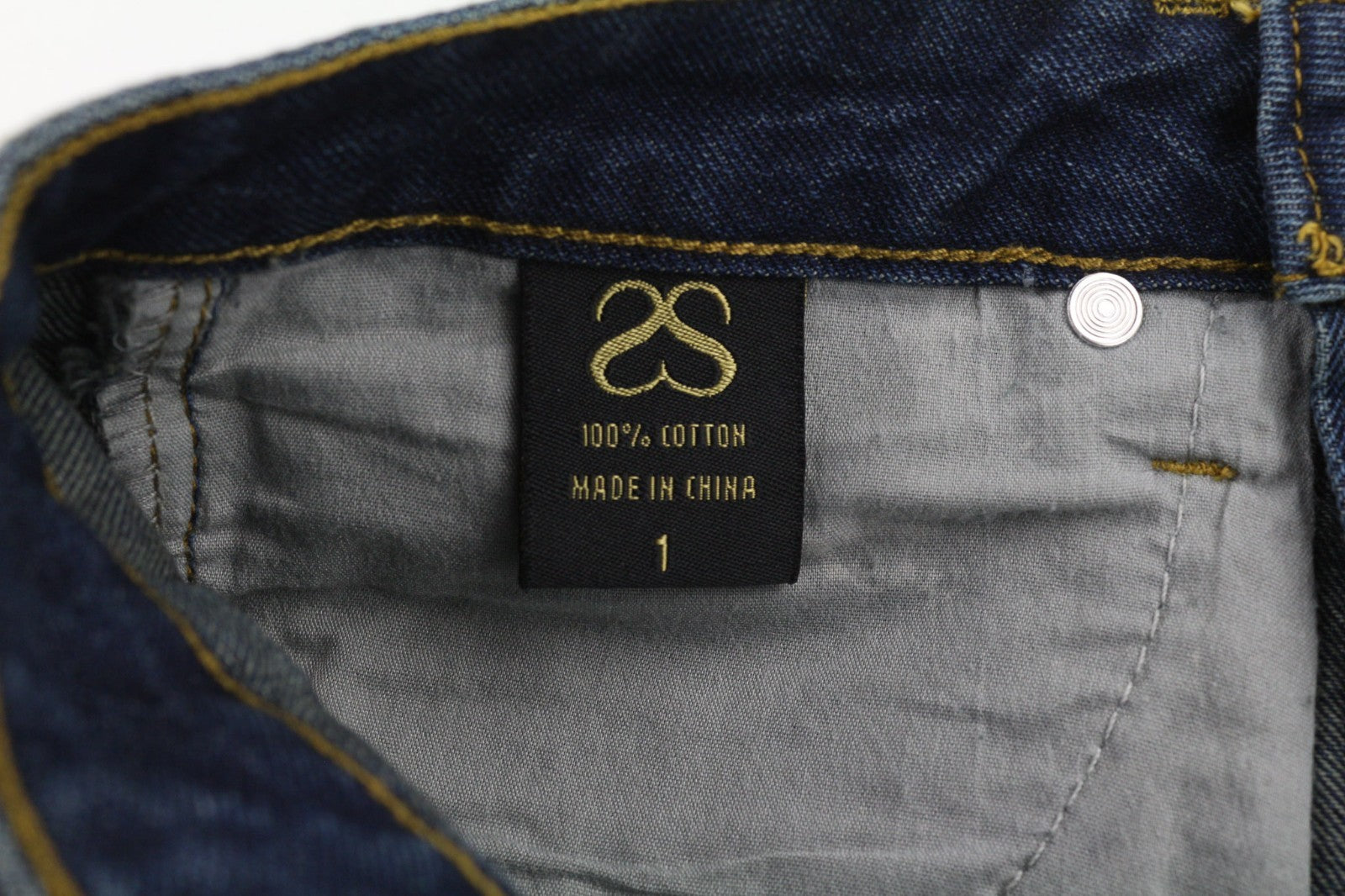 SPARKLE moteriški mėlyni džinsiniai šortai su kutais ir laisvalaikio stiliaus iškirpte 