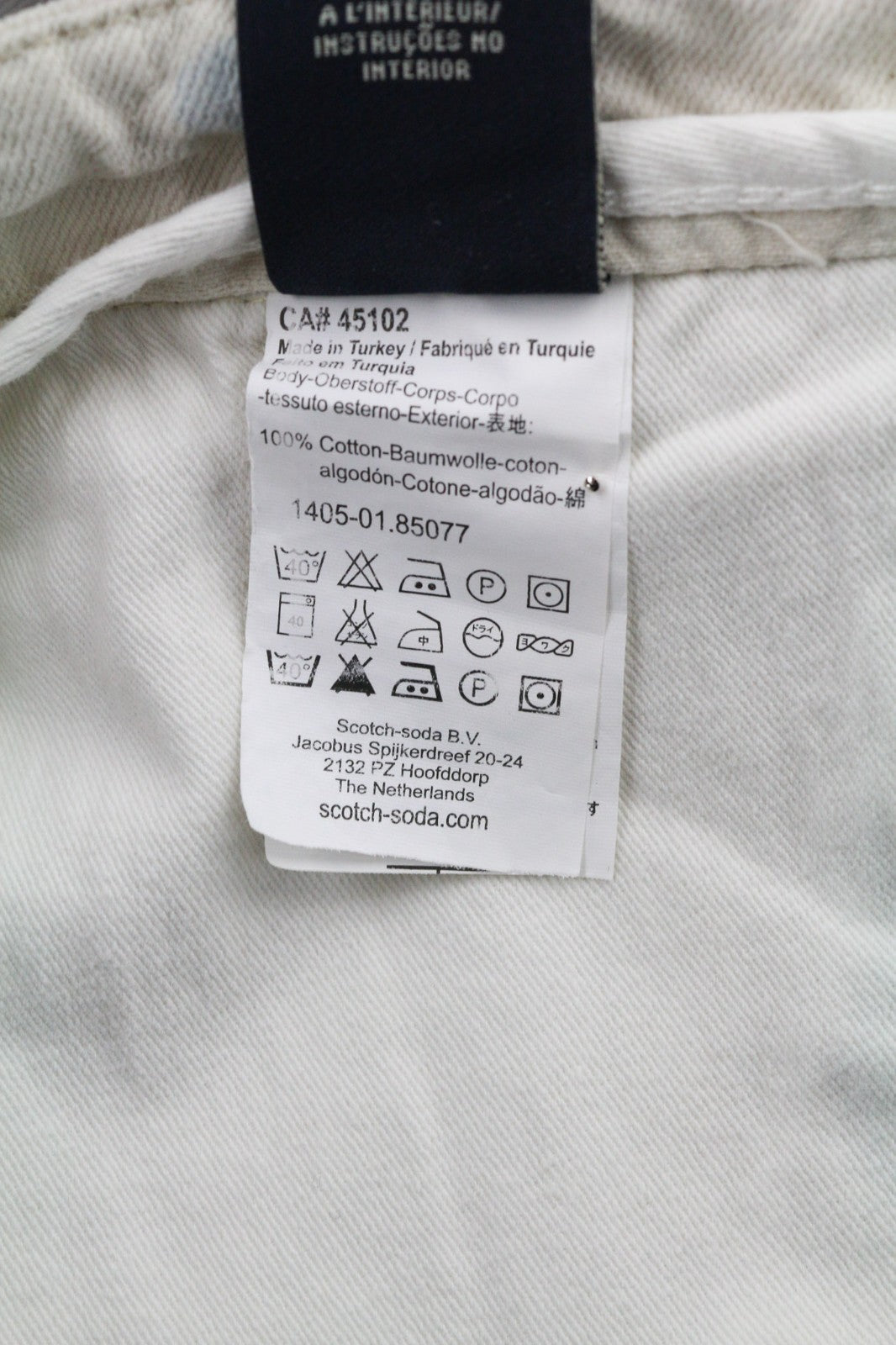 SCOTCH &amp; SODA Stump vyriški W34 pilki medvilniniai laisvi siaurėjantys trumpinti raštuoti džinsai 