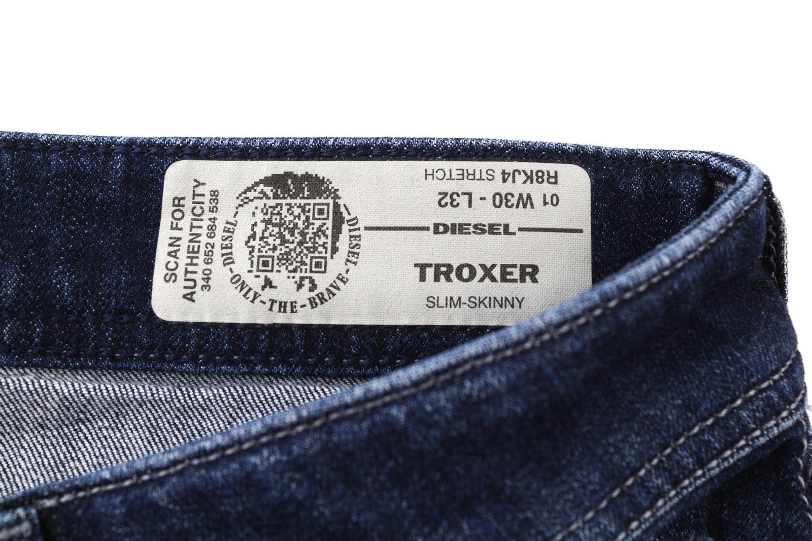 DIESEL Troxer R8KJ4 vyriški džinsai W30/L32 Slim Skinny, skalbtos mėlynos spalvos, dirbtinio intelekto 
