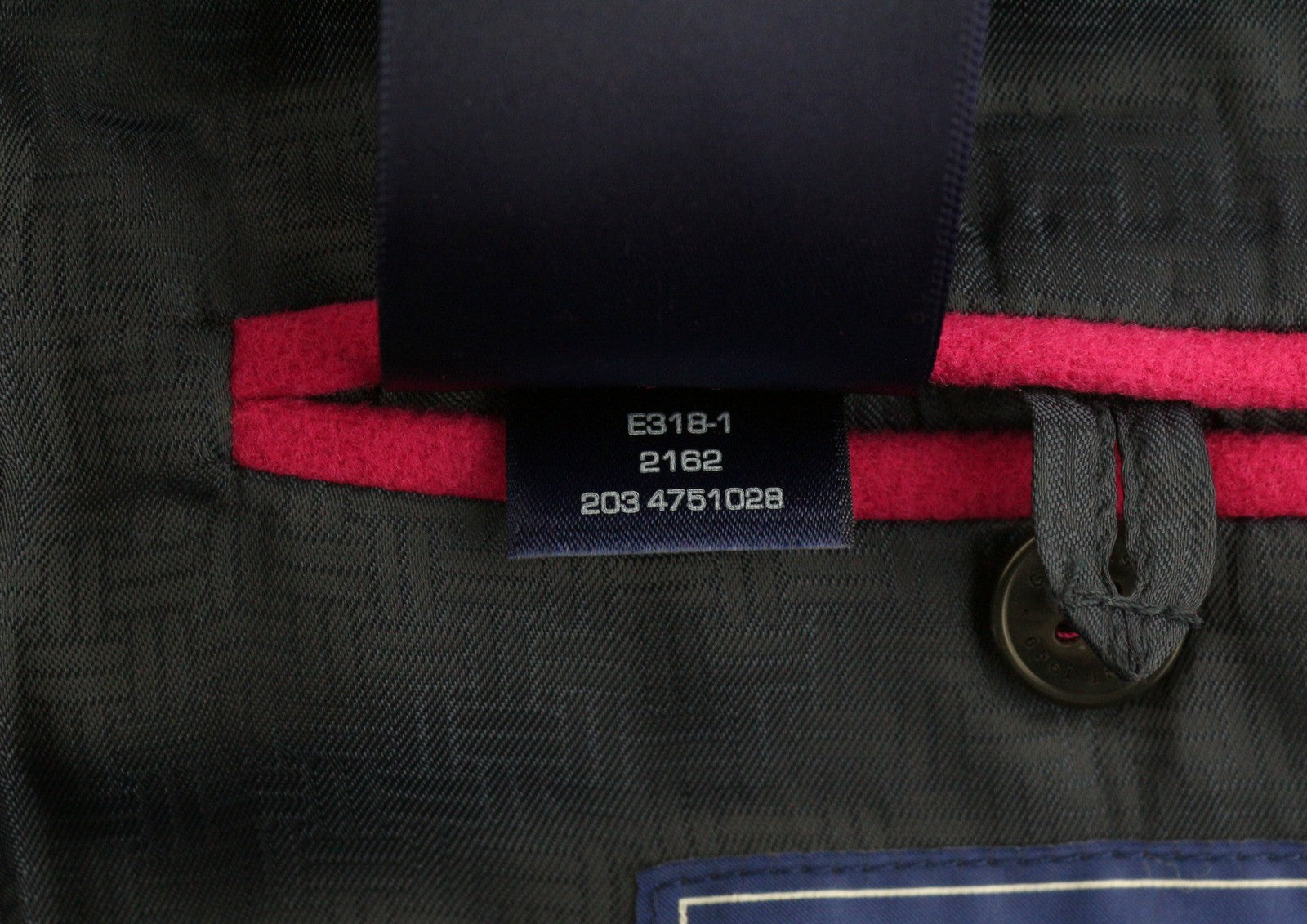 GANT klasikinis moteriškas paltas „Love Potion“ vilnos ir kašmyro mišinio, vidutinio ilgio.