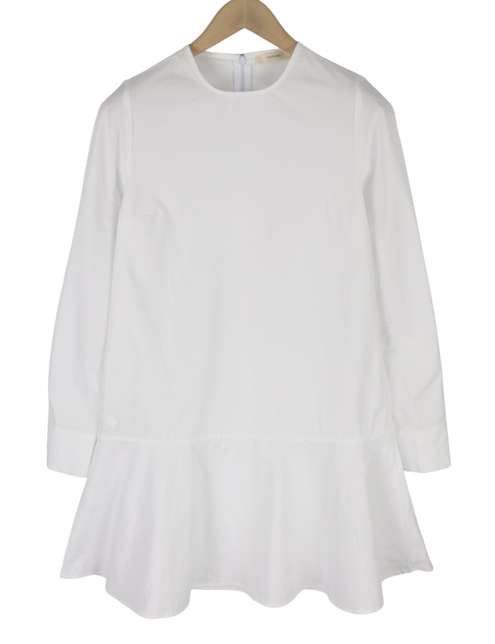 SUISTUDIO Dylan moteriška suknelė UK10 balta medvilninė ilgomis rankovėmis apvali apykakle trumpi logotipai 