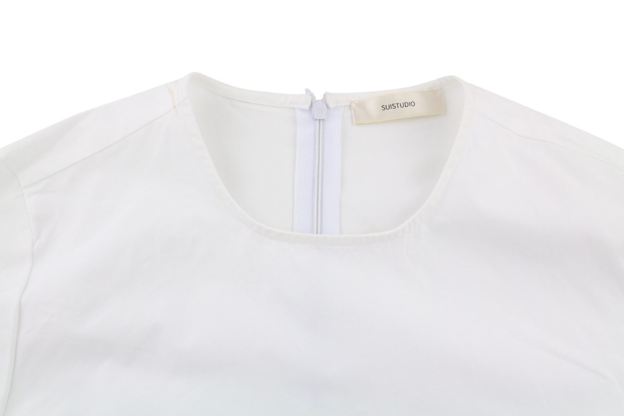 SUISTUDIO Dylan moteriška suknelė UK10 balta medvilninė ilgomis rankovėmis apvali apykakle trumpi logotipai 