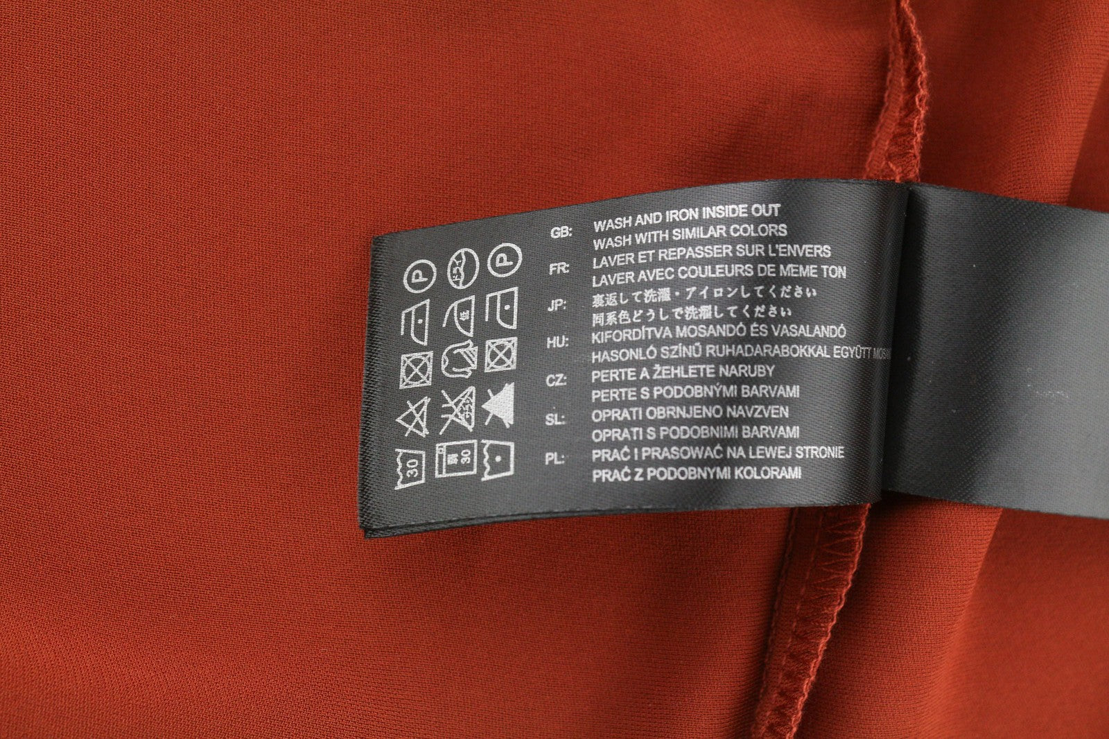 SUPERTRASH Dambi moteriška suknelė, 36 cm, V formos iškirpte, ilgomis rankovėmis, petnešėlėmis, trumpais gobtuvais 