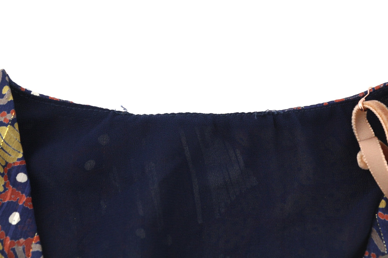 LA FE MARABOUTE moteriška suknelė, 38 cm, marginta ilgomis rankovėmis, V formos iškirpte, elastingu juosmeniu. 