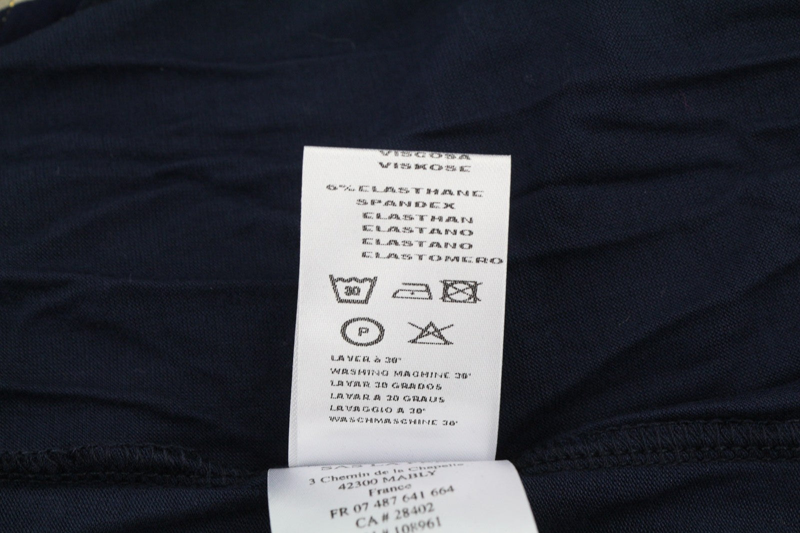 LA FE MARABOUTE moteriška suknelė, 38 cm, marginta ilgomis rankovėmis, V formos iškirpte, elastingu juosmeniu. 