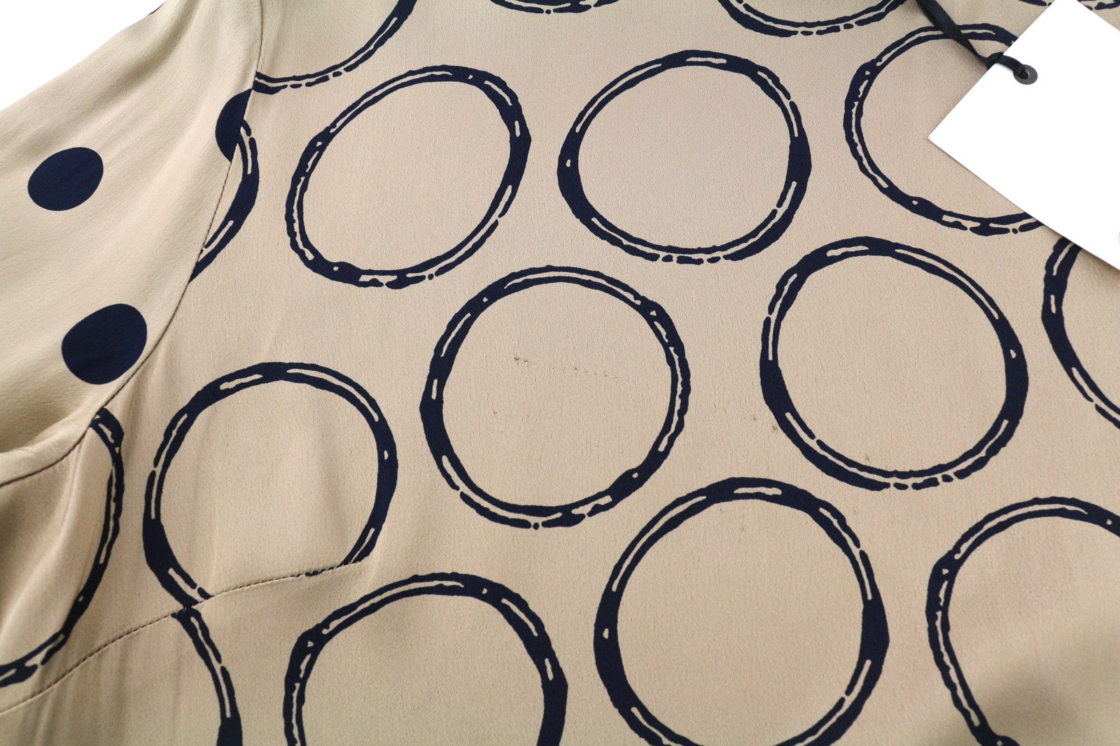 BLEU BLANC ROUGE Magie moteriška suknelė S smėlio spalvos, 3/4 rankovėmis, apvalia iškirpte, raštuota trumpa suknelė 