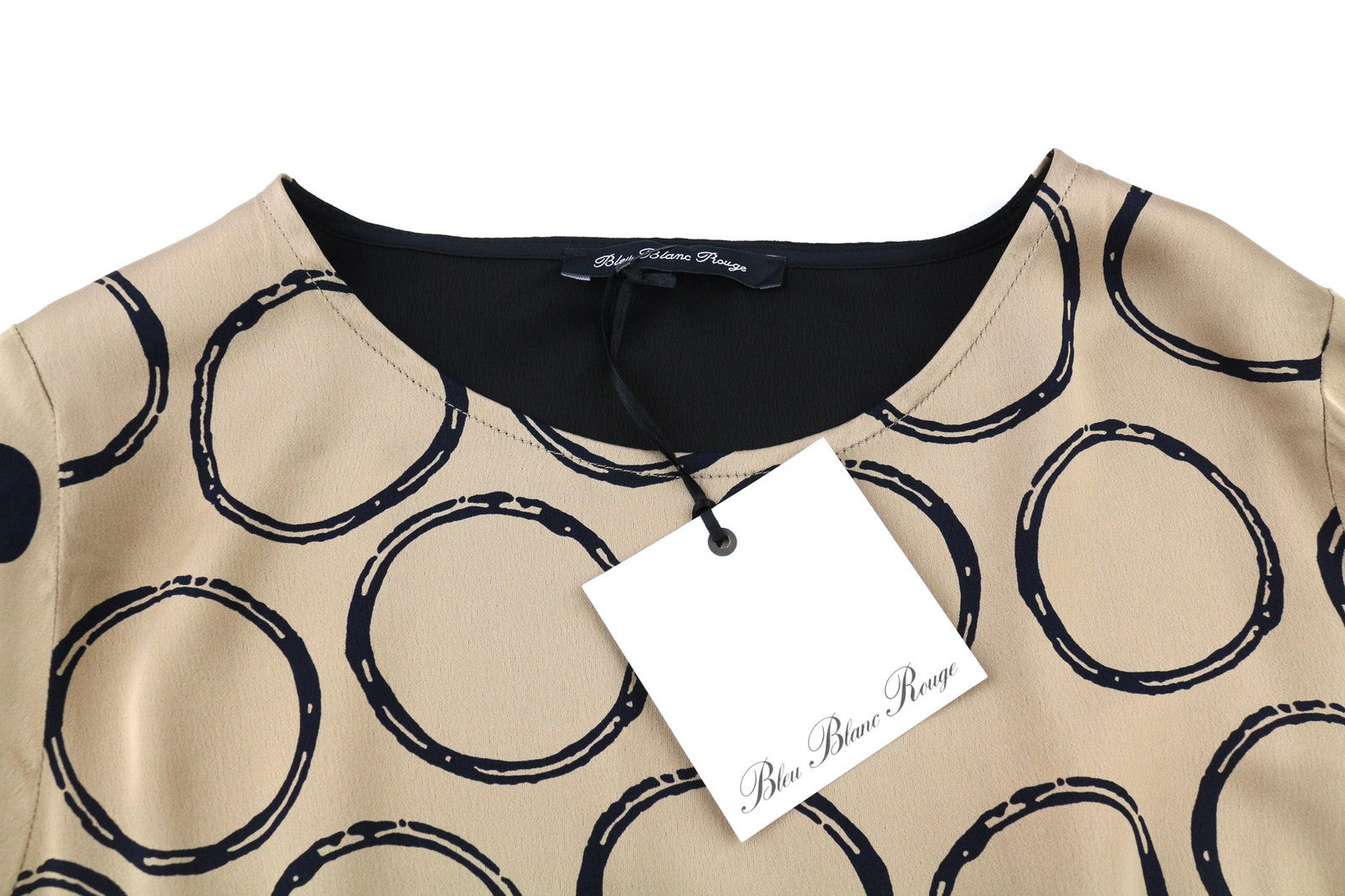 BLEU BLANC ROUGE Magie moteriška suknelė S smėlio spalvos, 3/4 rankovėmis, apvali kaklo iškirpte, raštuota, trumpa. 