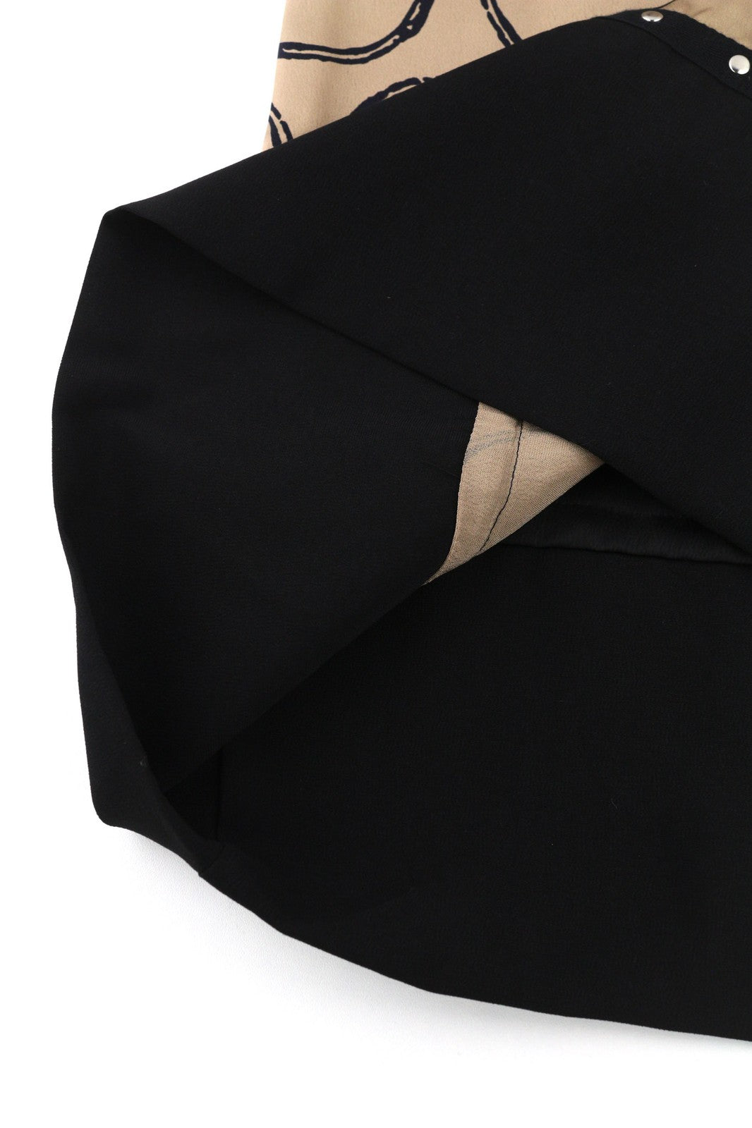 BLEU BLANC ROUGE Magie moteriška suknelė S smėlio spalvos, 3/4 rankovėmis, apvali kaklo iškirpte, raštuota, trumpa. 