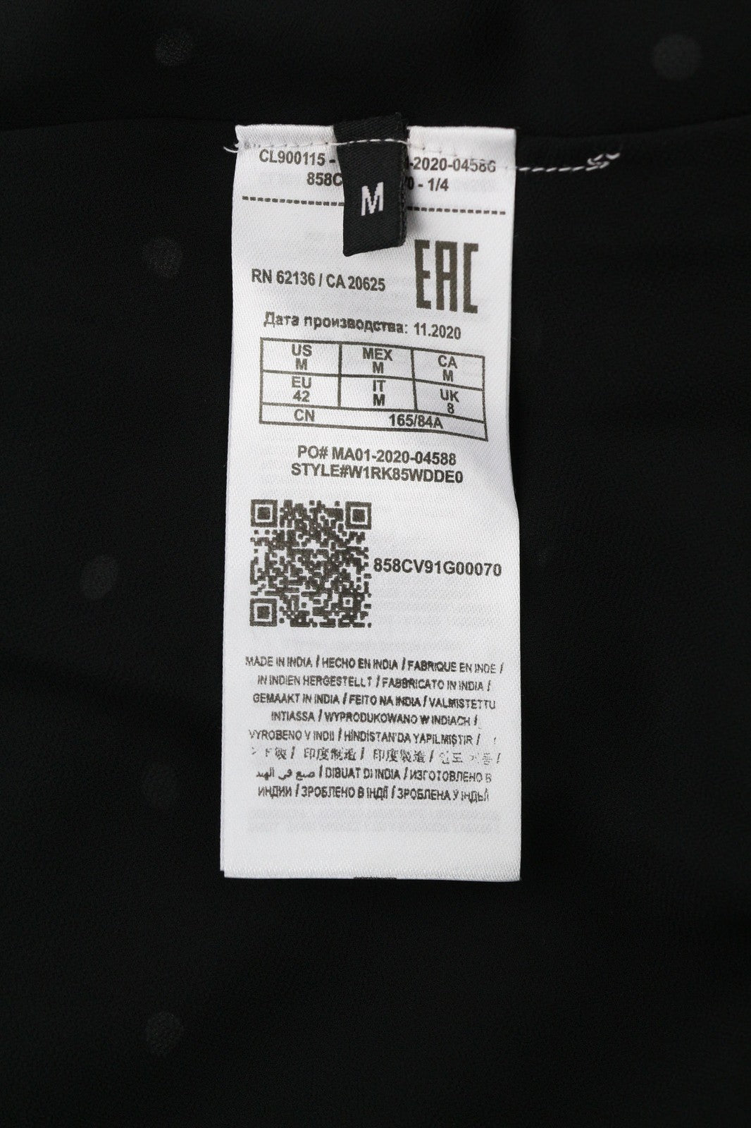 GUESS moteriška suknelė M juodai balta V formos iškirpte ilgomis rankovėmis su taškeliais ir pamušalu midi logotipu 