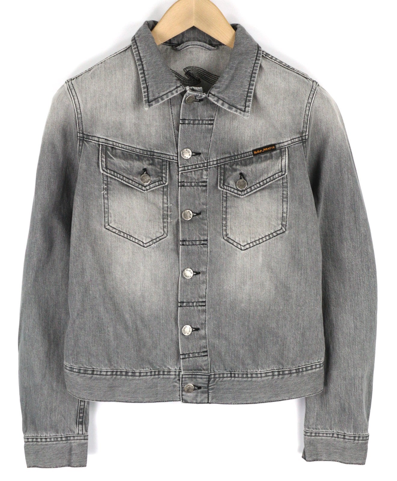 NUDIE JEANS Conny vyriška striukė S su saulės išblukinta juoda polo marškinėliai su sagomis, balta pilka 