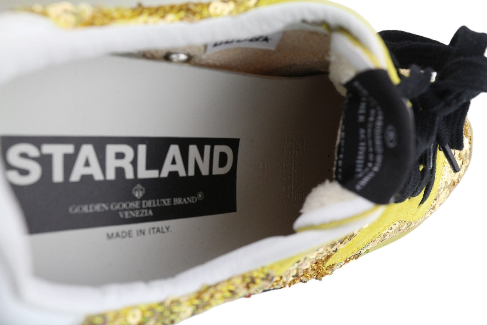 „GOLDEN GOOSE Starland“ moteriški sportbačiai, 39 m., auksinės odos, blizgučiais puošti laisvalaikio bateliai. 