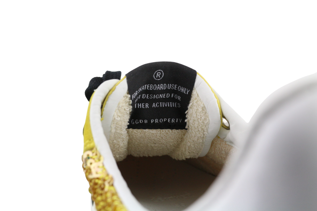 „GOLDEN GOOSE Starland“ moteriški sportbačiai, 39 m., auksinės odos, blizgučiais puošti laisvalaikio bateliai. 