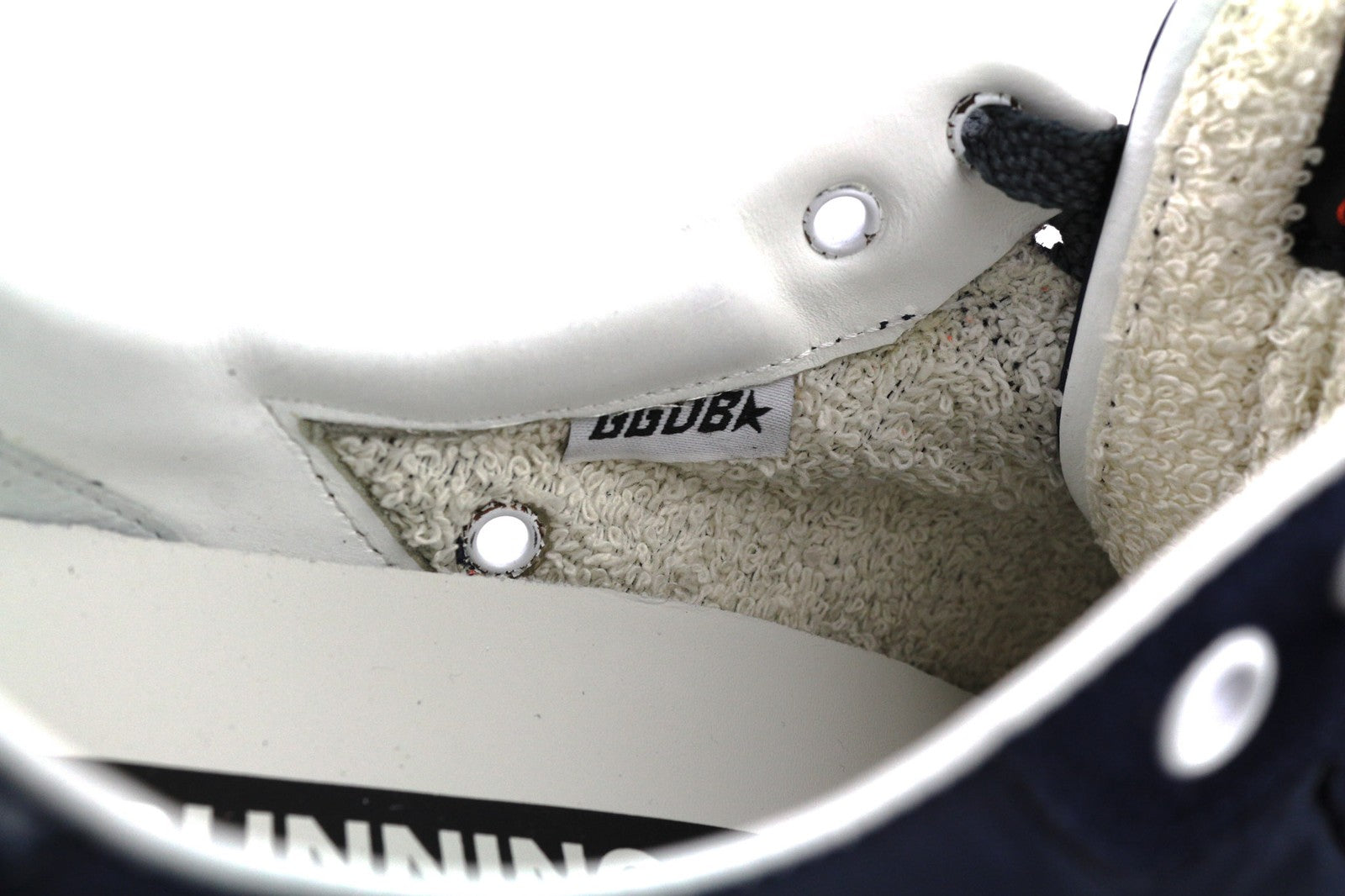 „GOLDEN GOOSE“ bėgimo bateliai moterims, 39 m., violetinės ir rožinės spalvos, odiniai, žemakulniai, su raišteliais. 