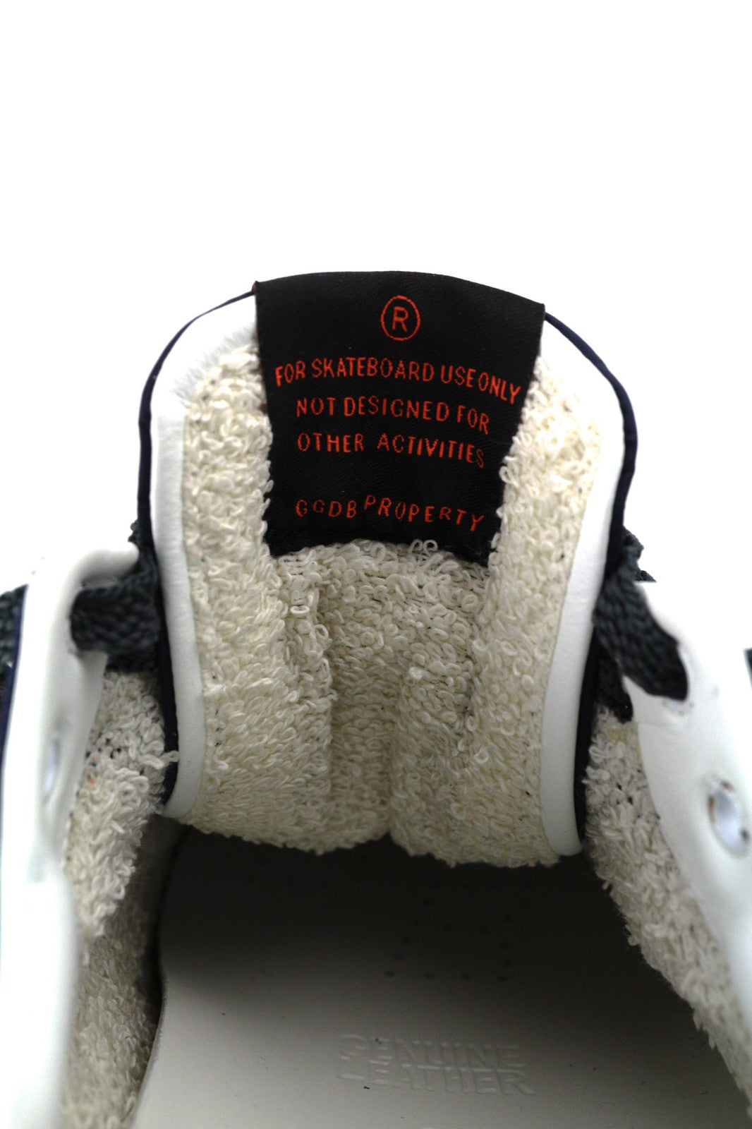 „GOLDEN GOOSE“ bėgimo bateliai moterims, 39 m., violetinės ir rožinės spalvos, odiniai, žemakulniai, su raišteliais. 