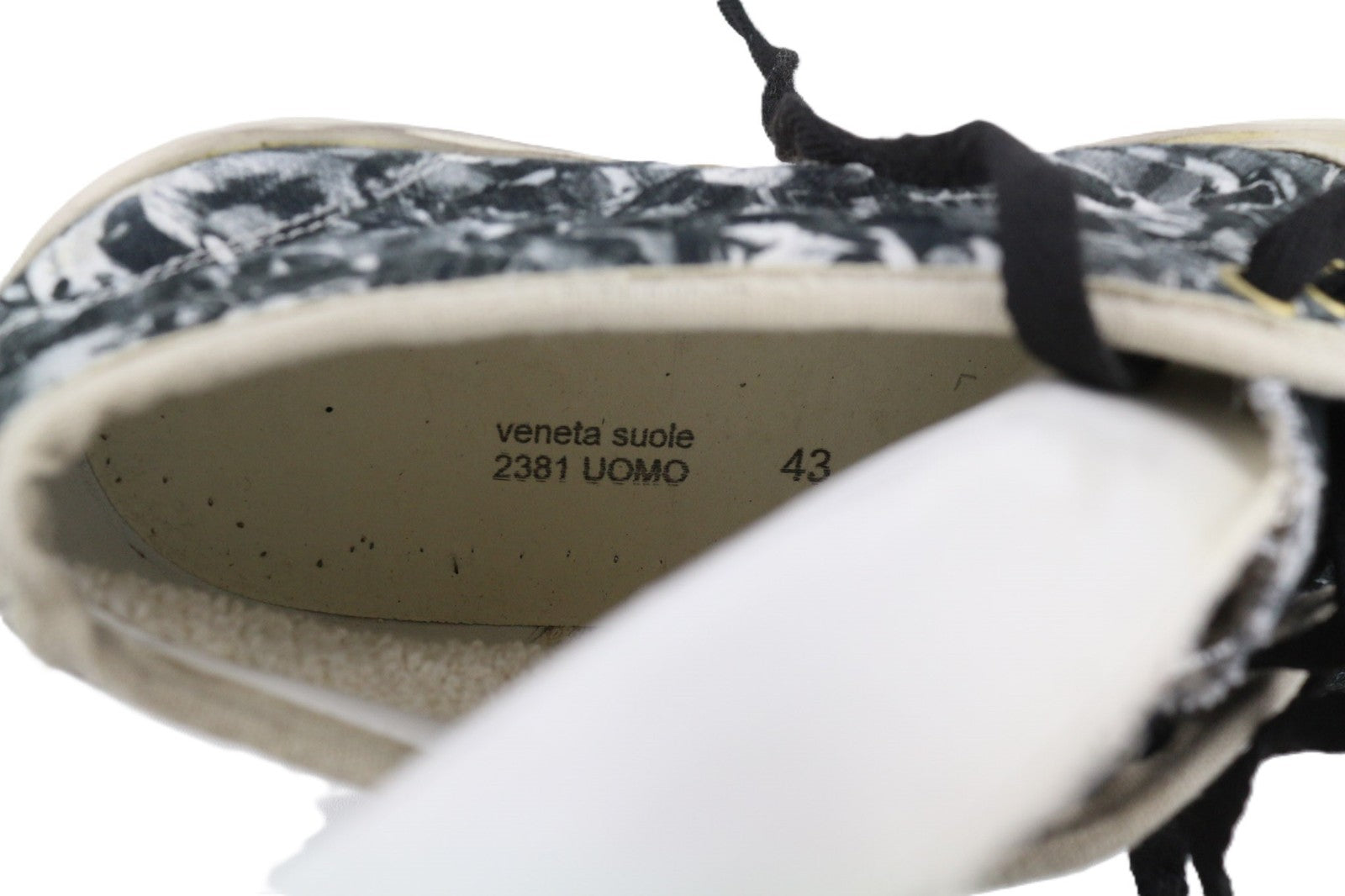 „GOLDEN GOOSE“ vyriški sportbačiai, 43 dydžio, pilki, raštuoti, sendinti, laisvalaikio stiliaus, suvarstomi. 