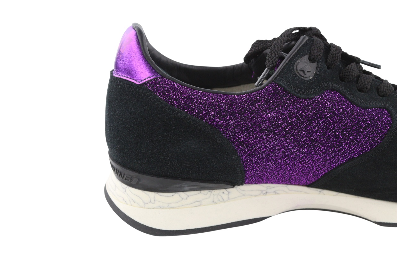 „GOLDEN GOOSE“ bėgimo bateliai moterims, 39 dydžio, violetiniai juodi, odiniai, blizgantys sportbačiai. 
