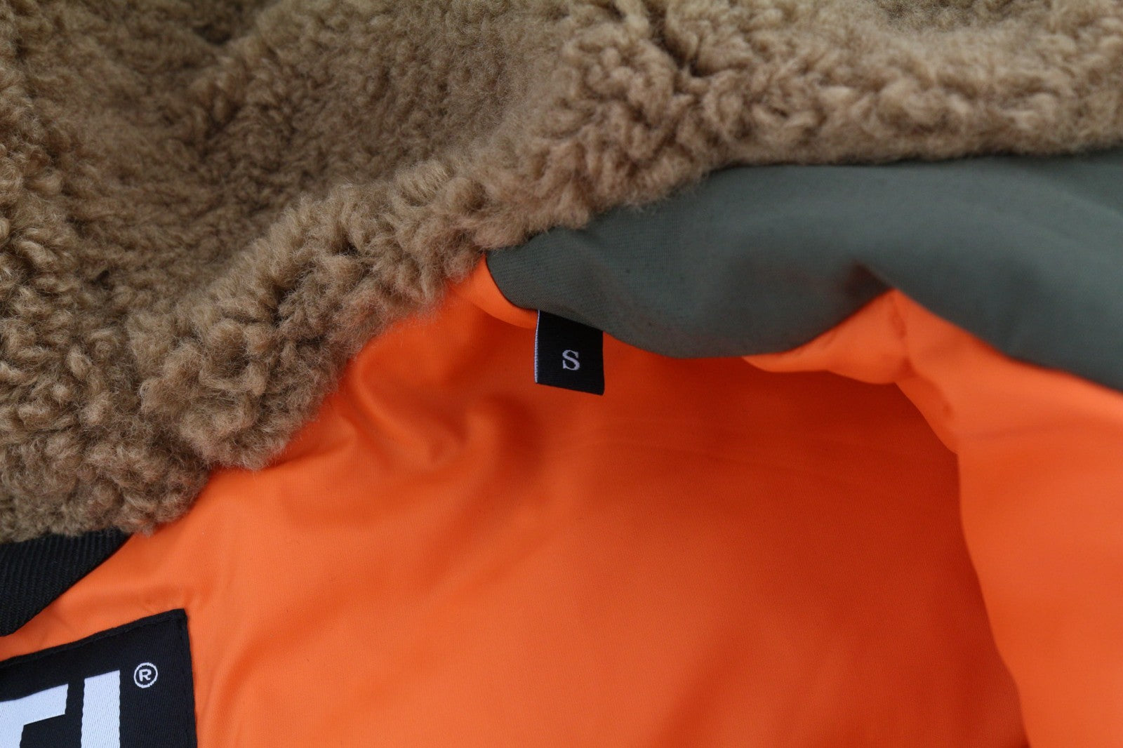 DIESEL V-Colby vyriška striukė, žalia, su gobtuvu ir paminkštinta, vidutinio ilgio, RRP395 