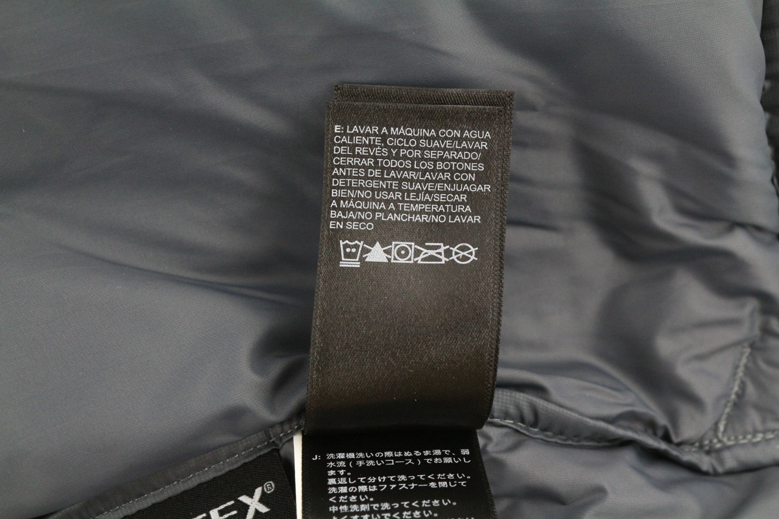 „THE NORTH FACE“ moteriška liemenė S 700 su dygsniuota pertekso izoliacija ir pūkine liemene 