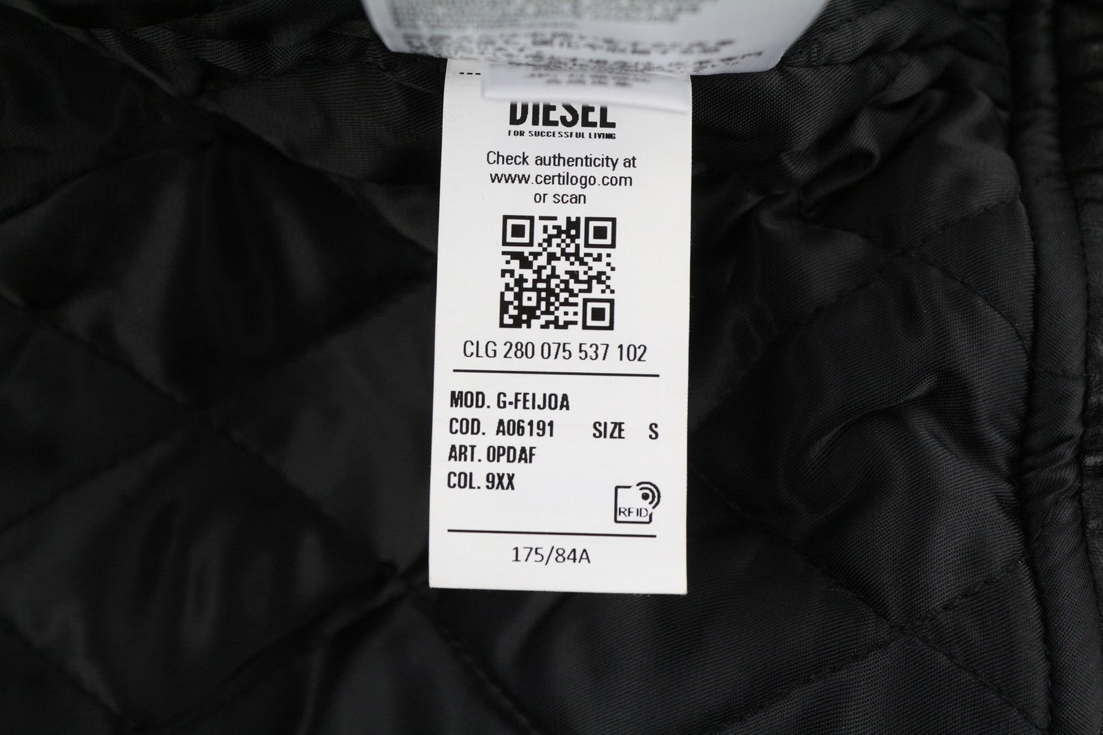 DIESEL G-Feijoa moteriška striukė S, juoda, dengta, izoliuota, polo apykakle, RRP395