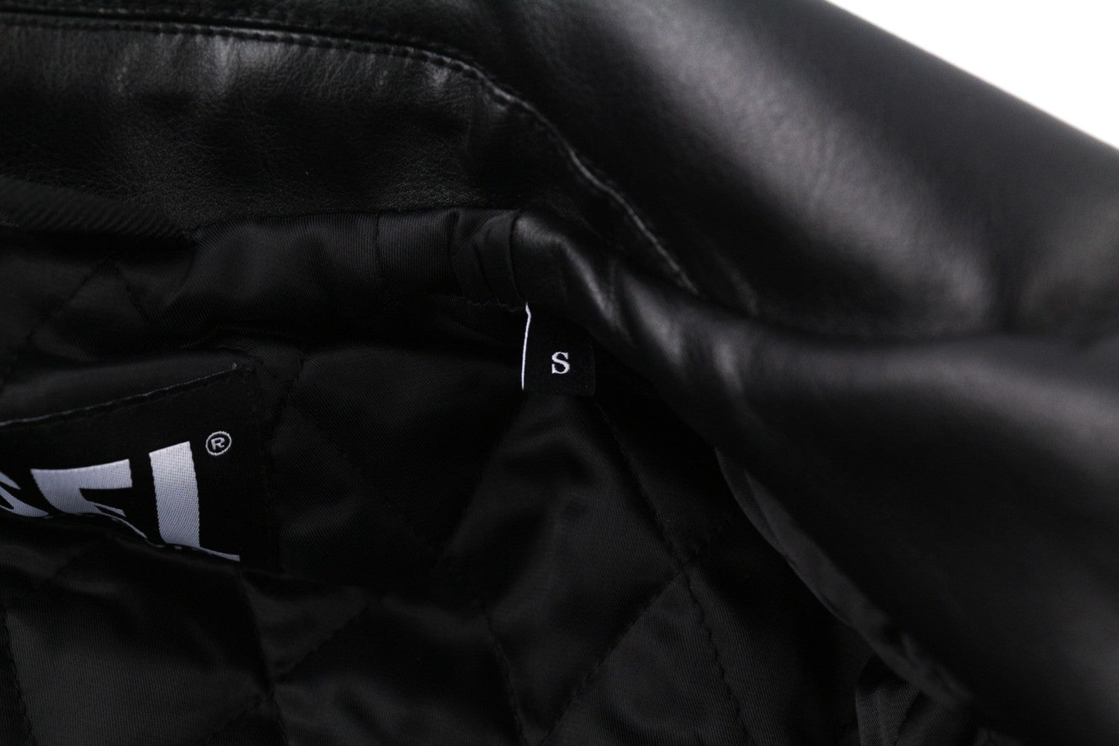 DIESEL G-Feijoa moteriška striukė S, juoda, dengta, izoliuota, polo apykakle, RRP395