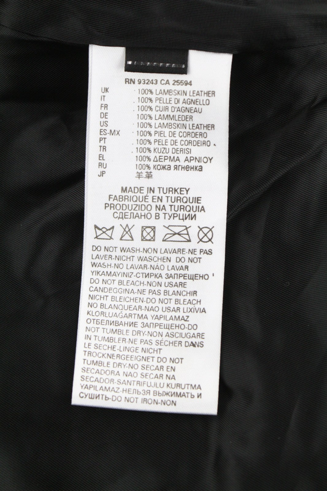 DIESEL R-Sery moteriška striukė XS dydžio, ėriuko odos asimetrinė, su užtrauktuku ir įpjova apykaklėje. 