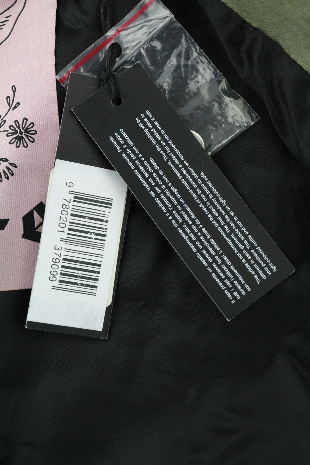 DIESEL R-Sery moteriška striukė XS dydžio, ėriuko odos asimetrinė, su užtrauktuku ir įpjova apykaklėje. 