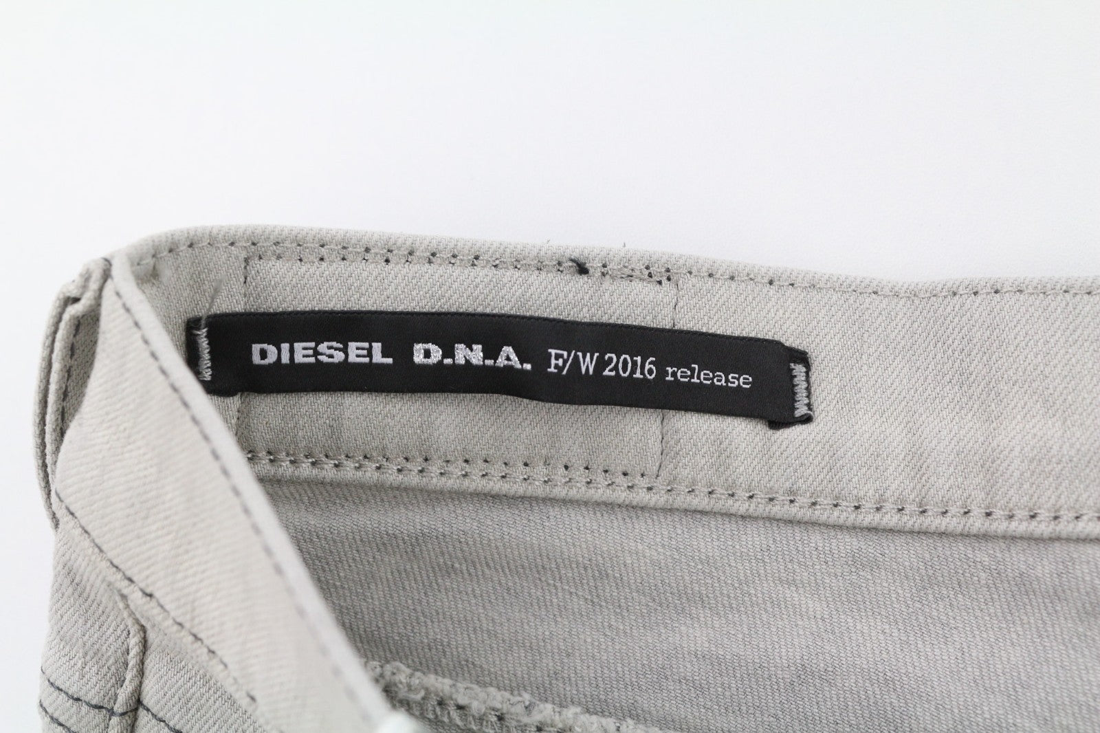 DIESEL D.N.A. Belthy 0676M Women's Jeans W27/L32 Grey Slim Straight RRP180